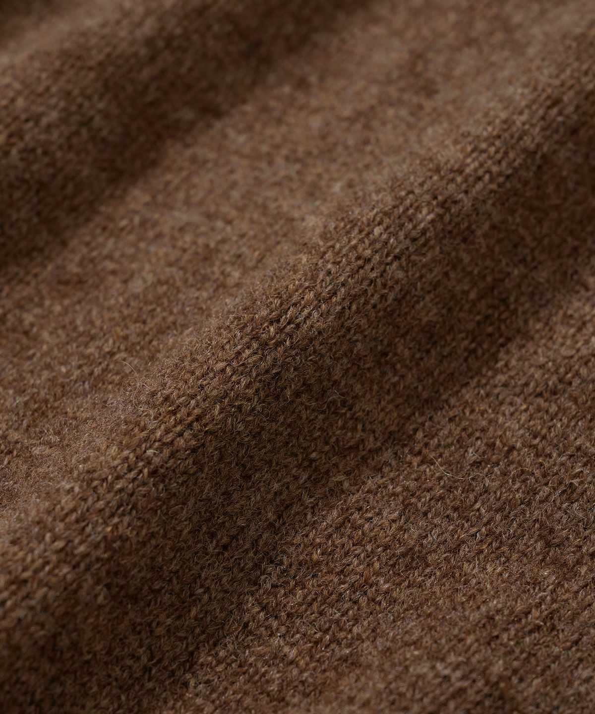 니티드(KNITTED) 노르딕 멜로디 후디 가디건 BROWN