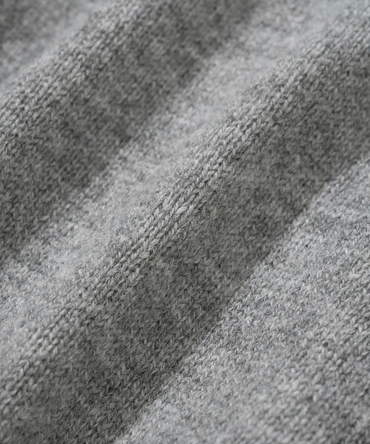 니티드(KNITTED) 노르딕 멜로디 후디 가디건 GREY