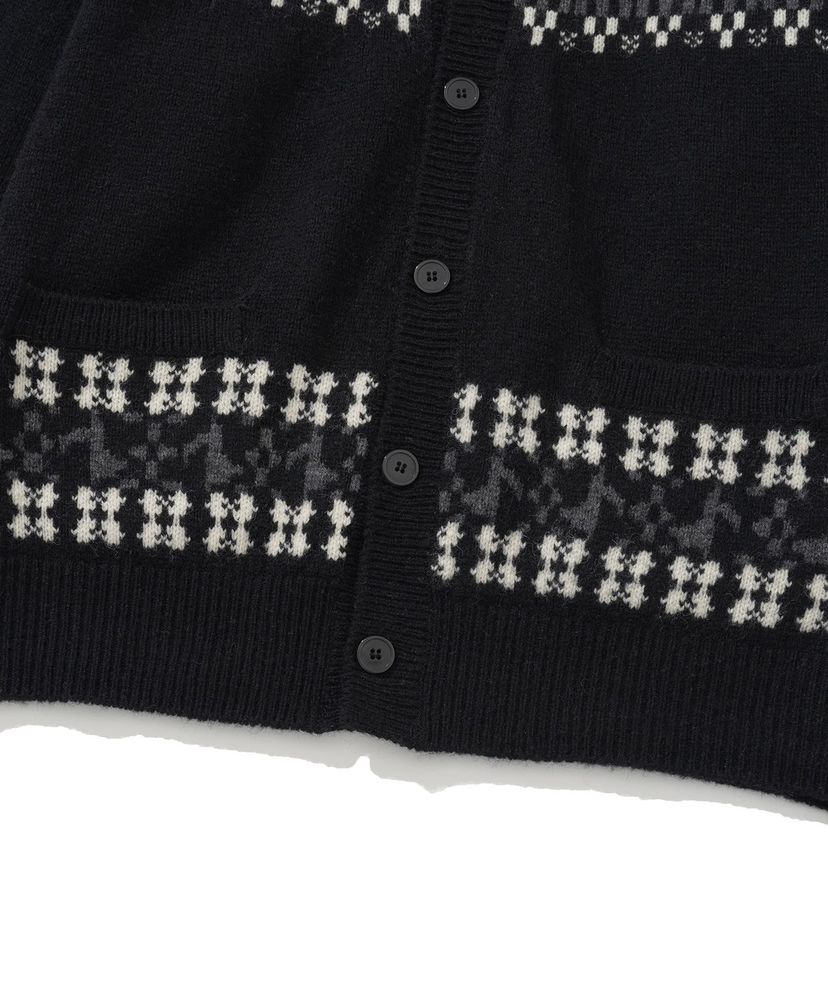 니티드(KNITTED) 노르딕 멜로디 후디 가디건 BLACK