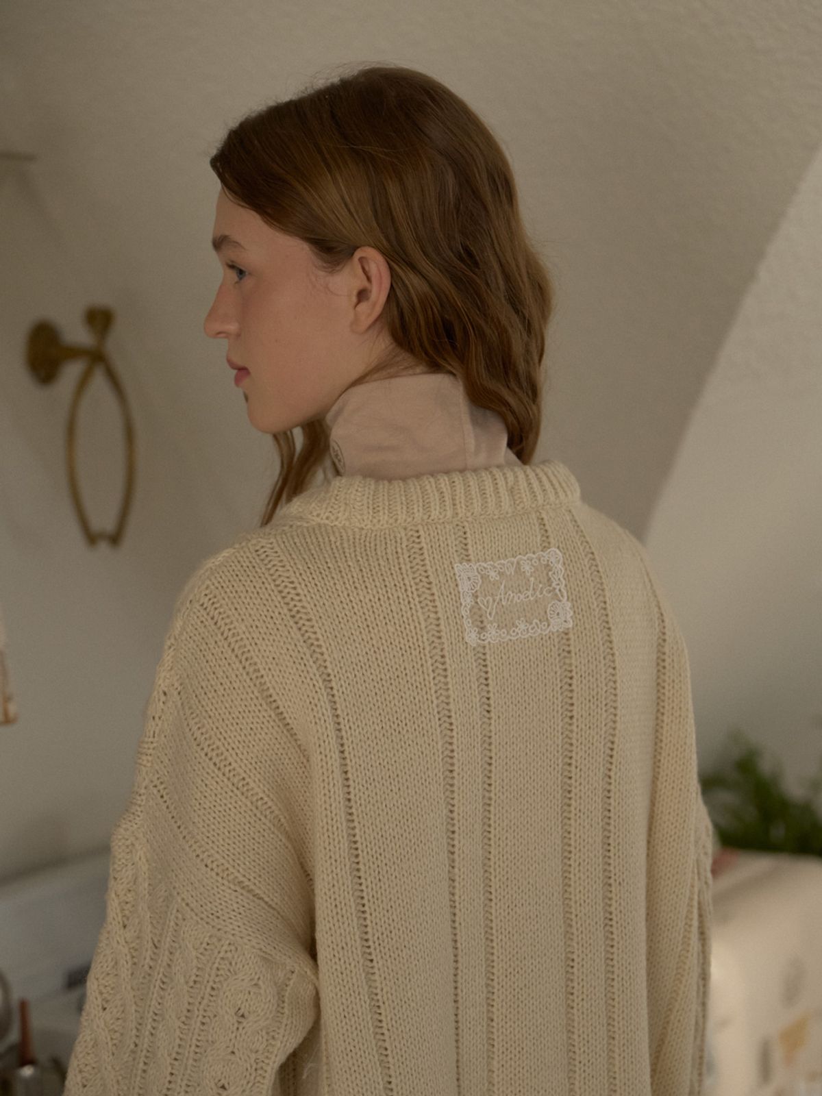 아노에틱(ANOETIC) COZY CABLE KNIT_IVORY