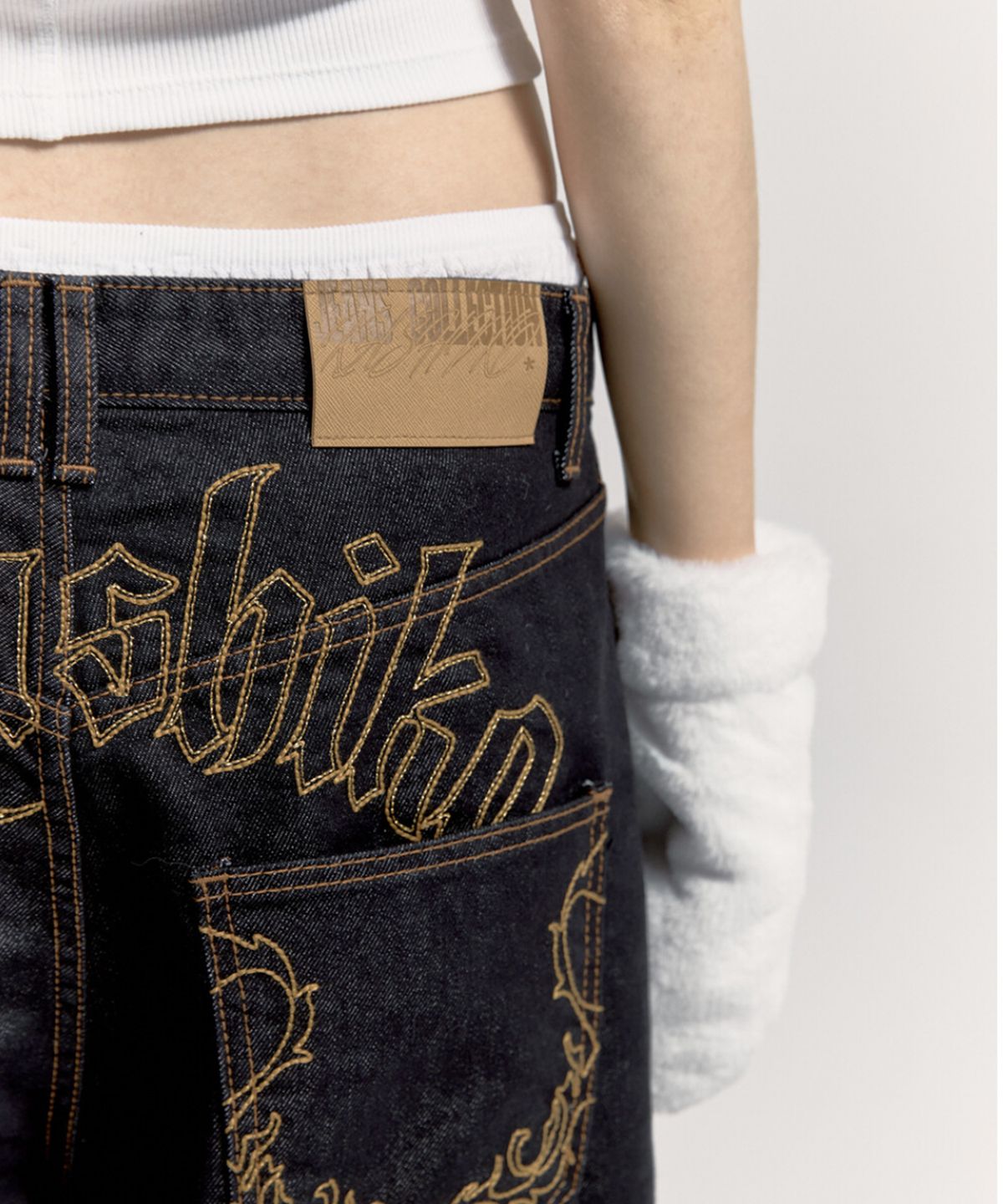 카시코(KASHIKO) Embroied Nonfade Denim Pants Blue