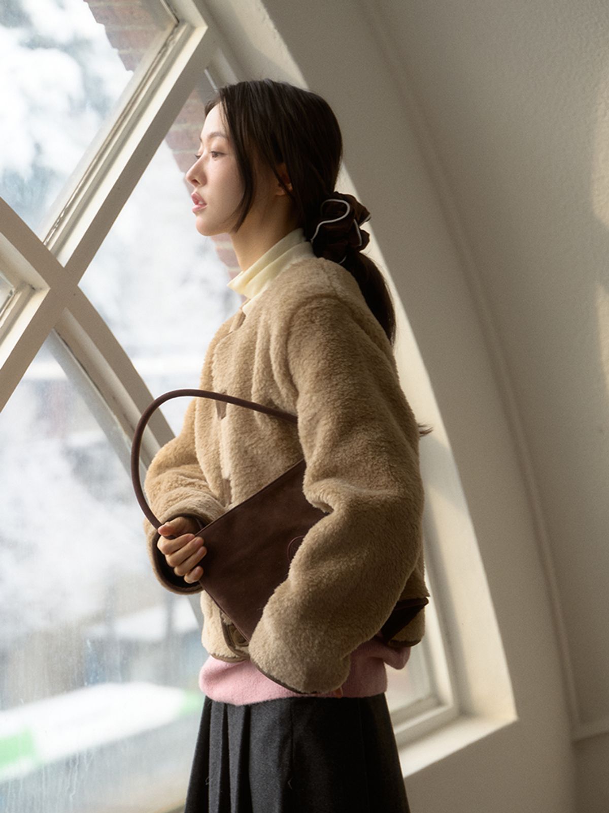 아노에틱(ANOETIC) ANC VELVET REVE BAG_BROWN