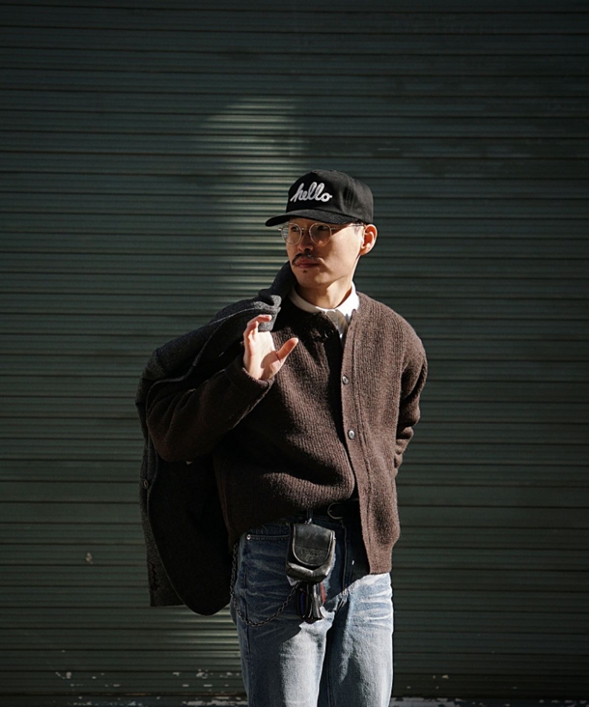 커즈넬로(CUZNELLO) 크루넥 가디건_브라운