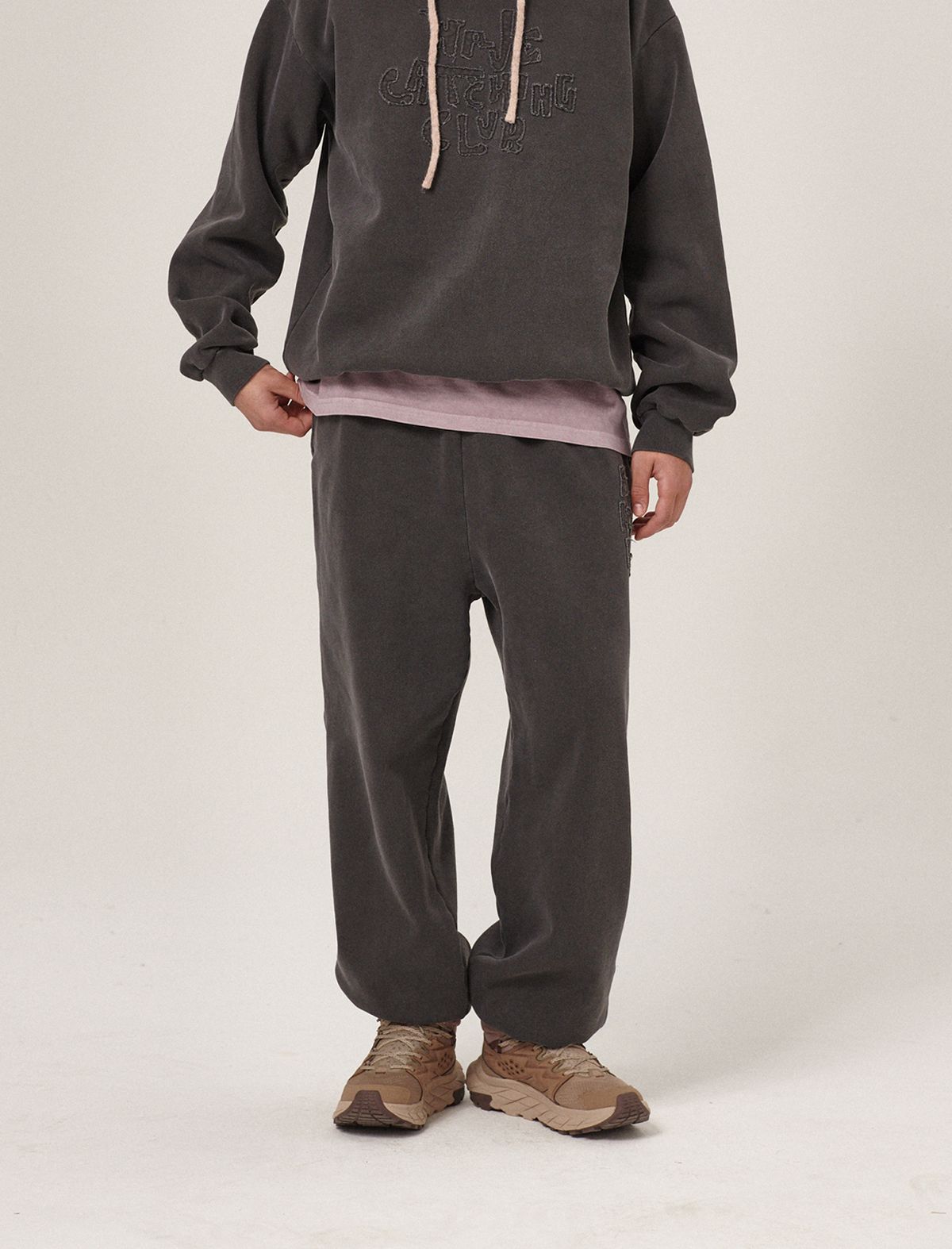 플랫웨이브 인 서울(FLATWAVE IN SEOUL) Hava Patchwork Pigment Sweatpants Charcoal