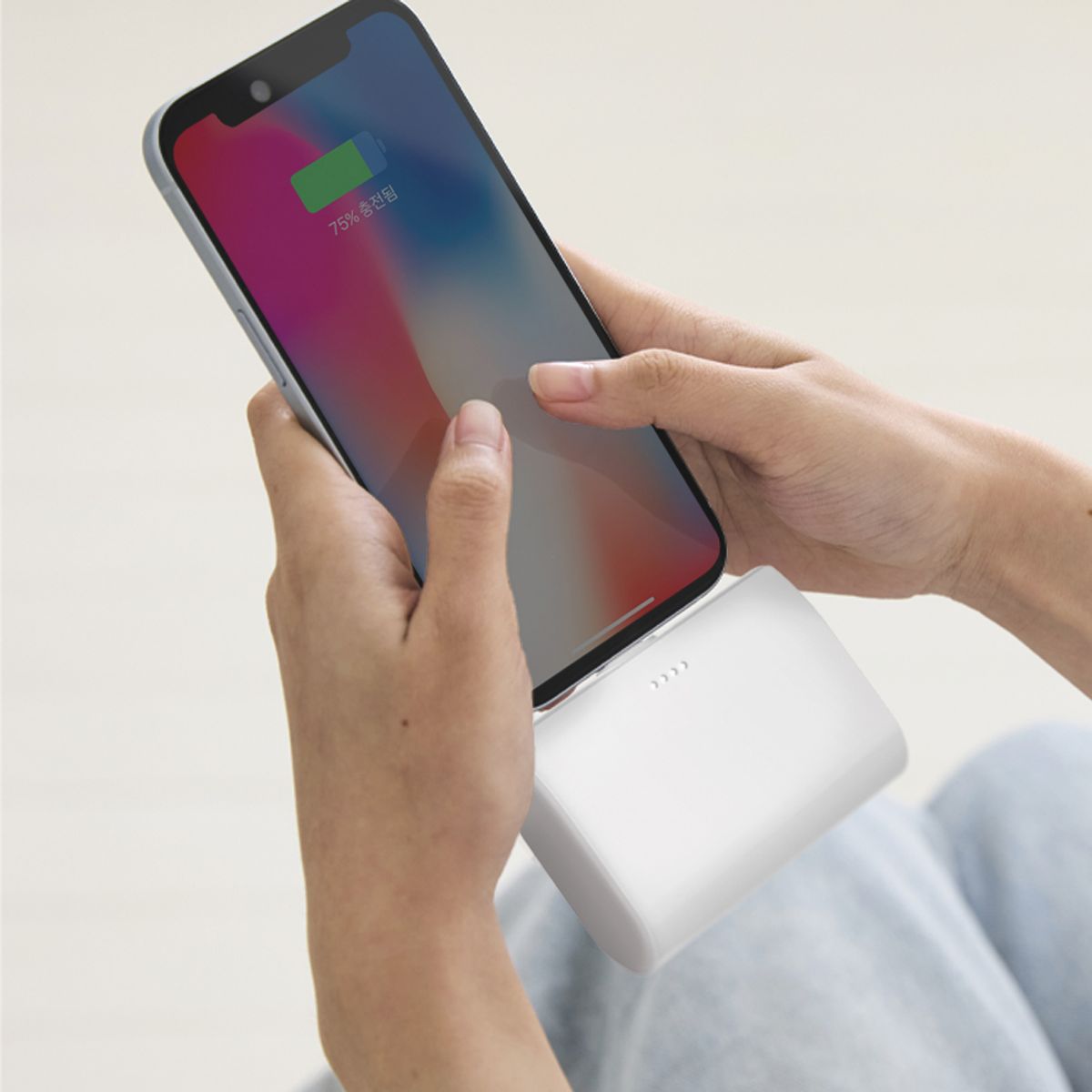 슈틸루스터(STILLUSTER) 휴대용 일체형 도킹 보조배터리 10000mAh