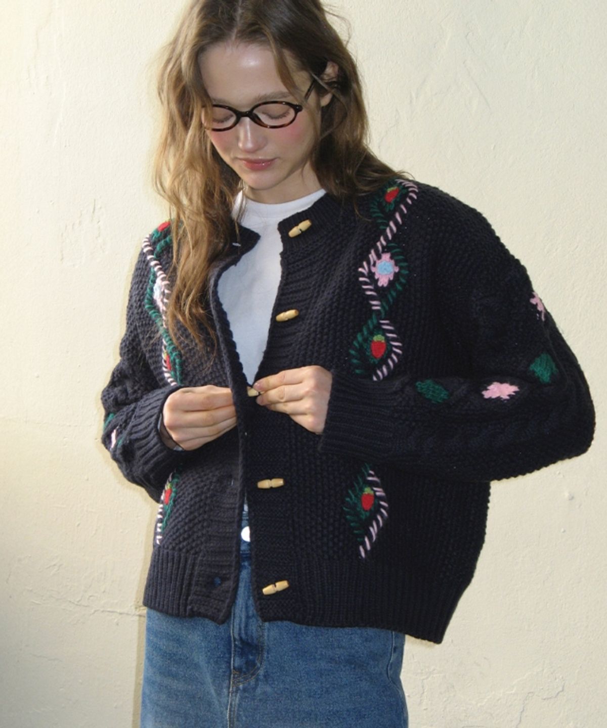 론론(RONRON) BERRY HANDMADE POINT FISHERMAN TOGGLE CARDIGAN NAVY