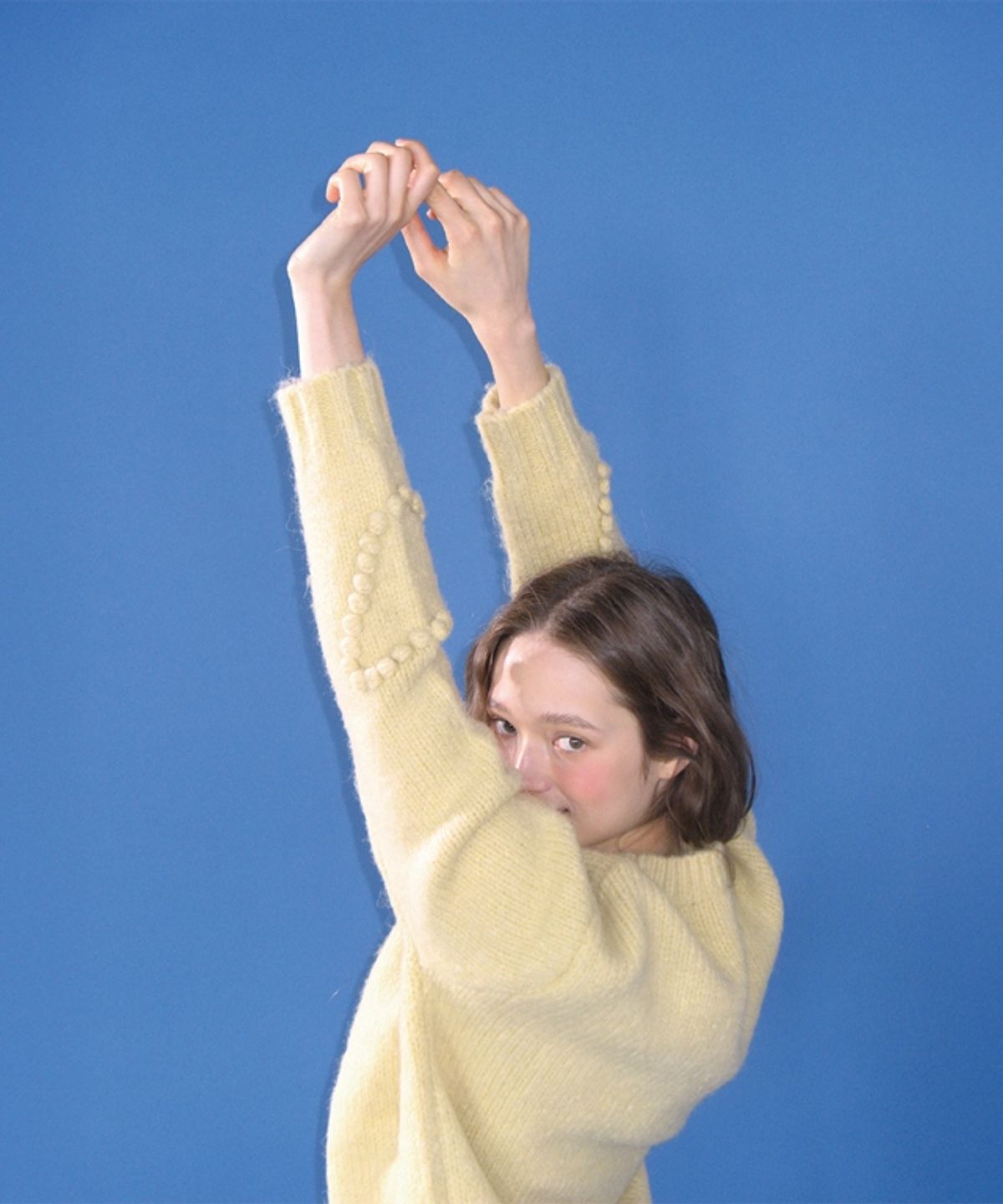 론론(RONRON) HANDMADE HEART SLEEVE POINT PULLOVER KNIT CREAM YELLOW
