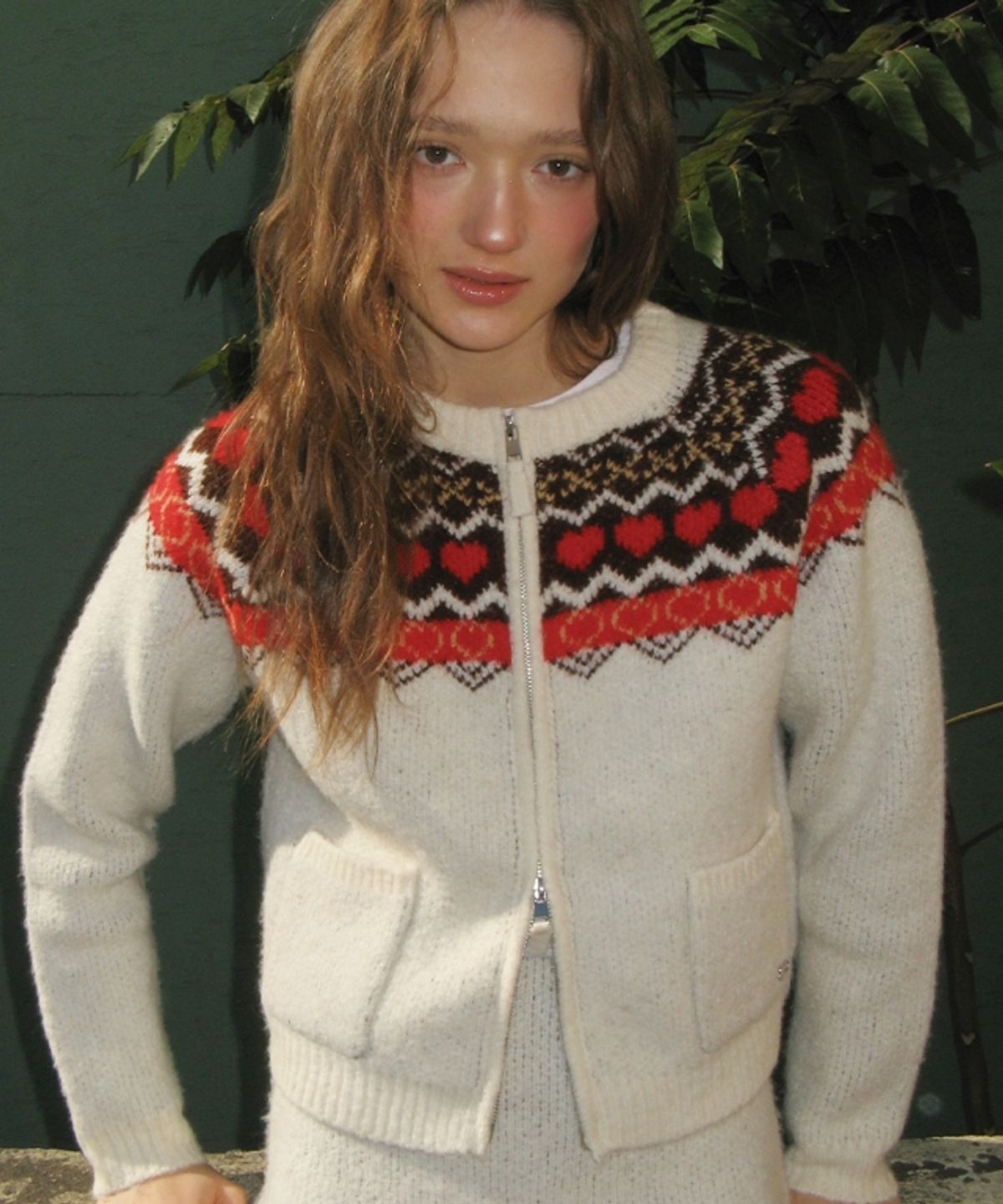 론론(RONRON) HEART NORDIC ZIP UP CROP CARDIGAN IVORY