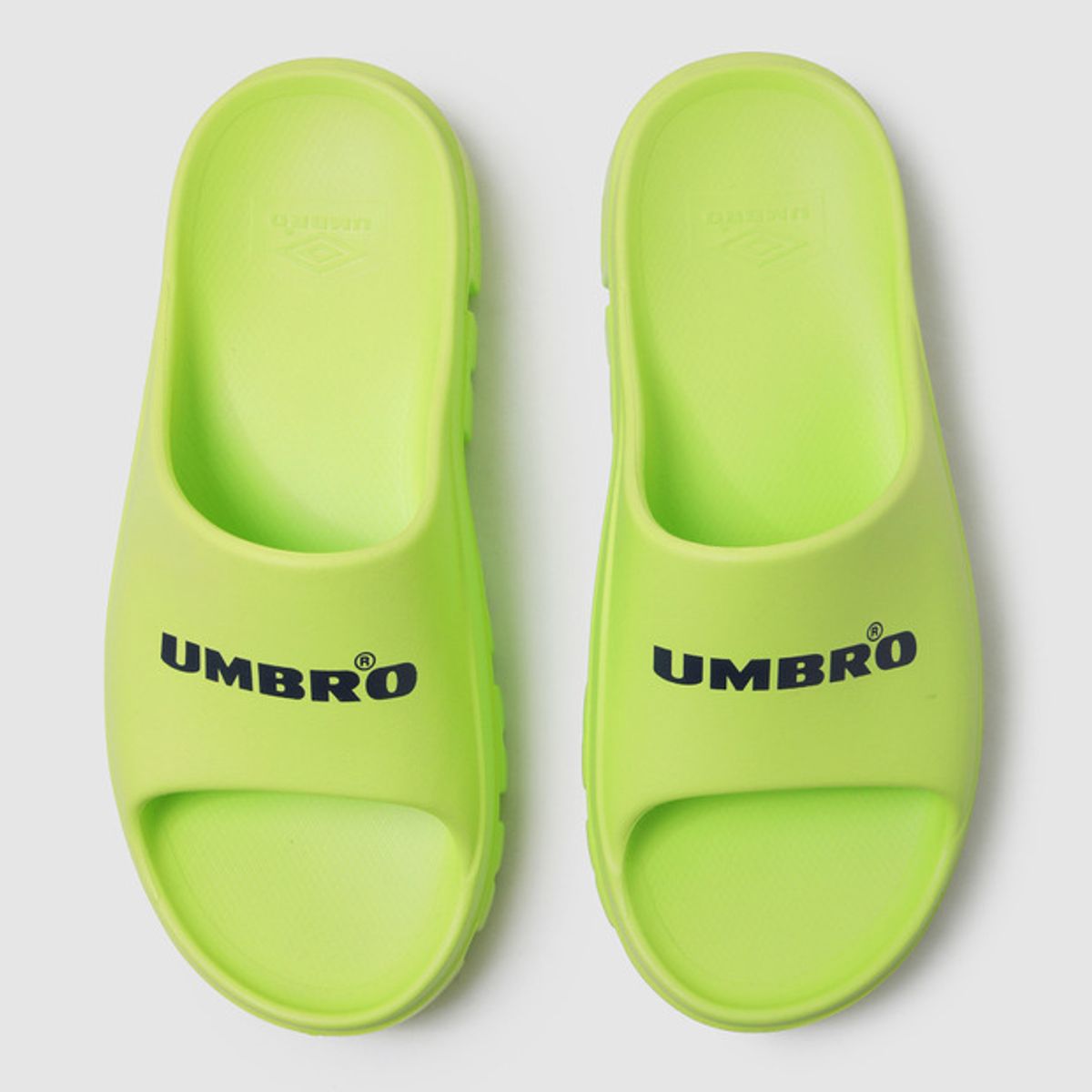 엄브로(UMBRO) TOPI SD (토피 슬라이드) 라이트 그린(UQ123ESD11)