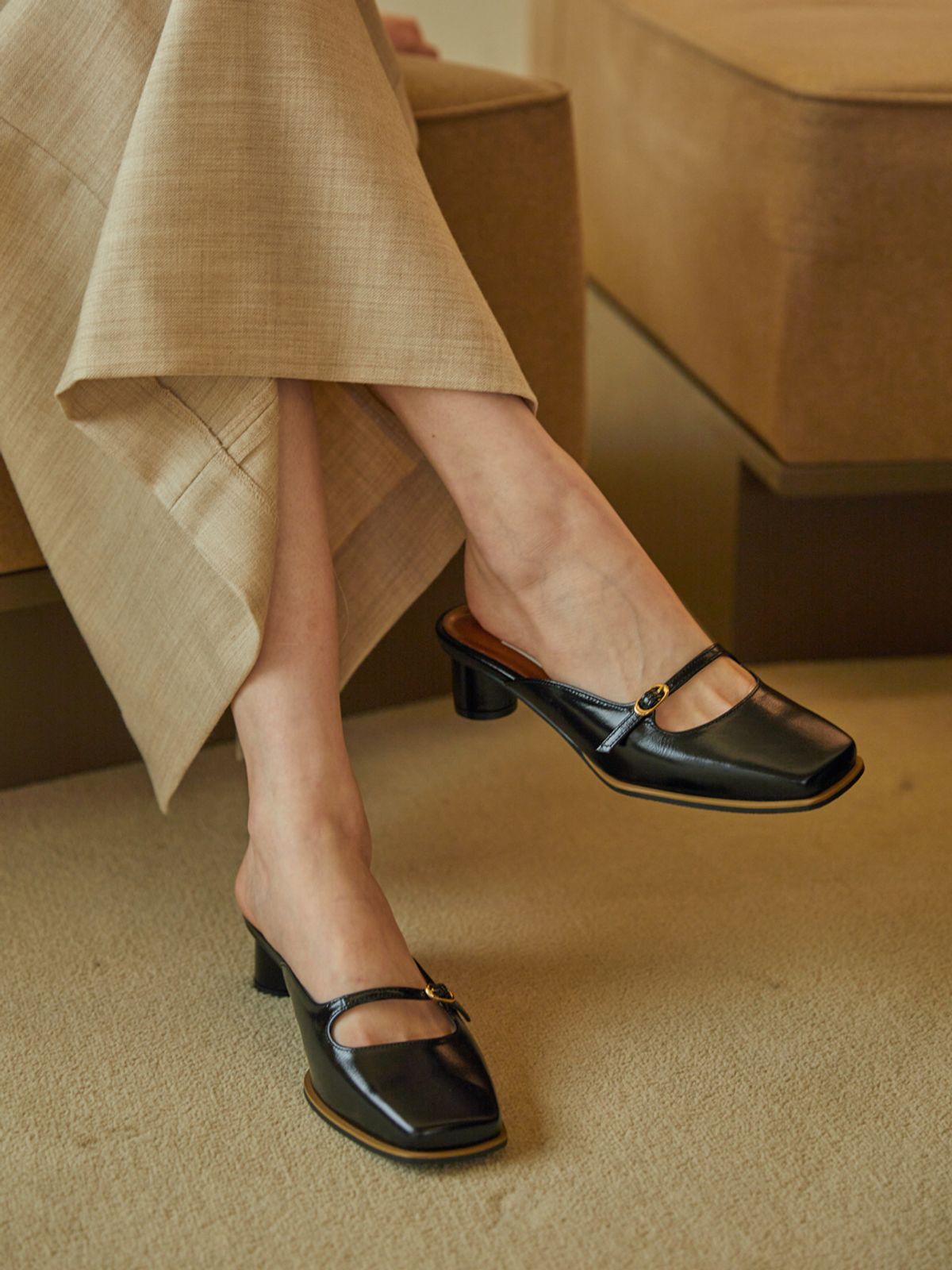 더 로맨틱 오션(THE ROMANTIC OCEAN) Basic mule / 베이직 뮬 (Black)