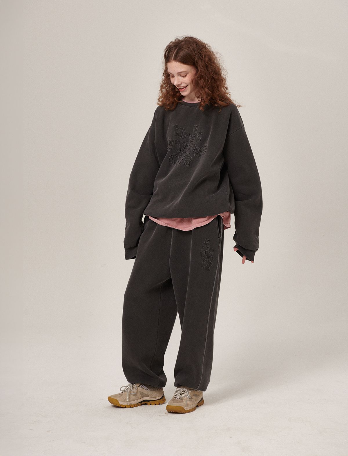 플랫웨이브 인 서울(FLATWAVE IN SEOUL) Hava Patchwork Pigment SweatShirt/Pants Set Charcoal