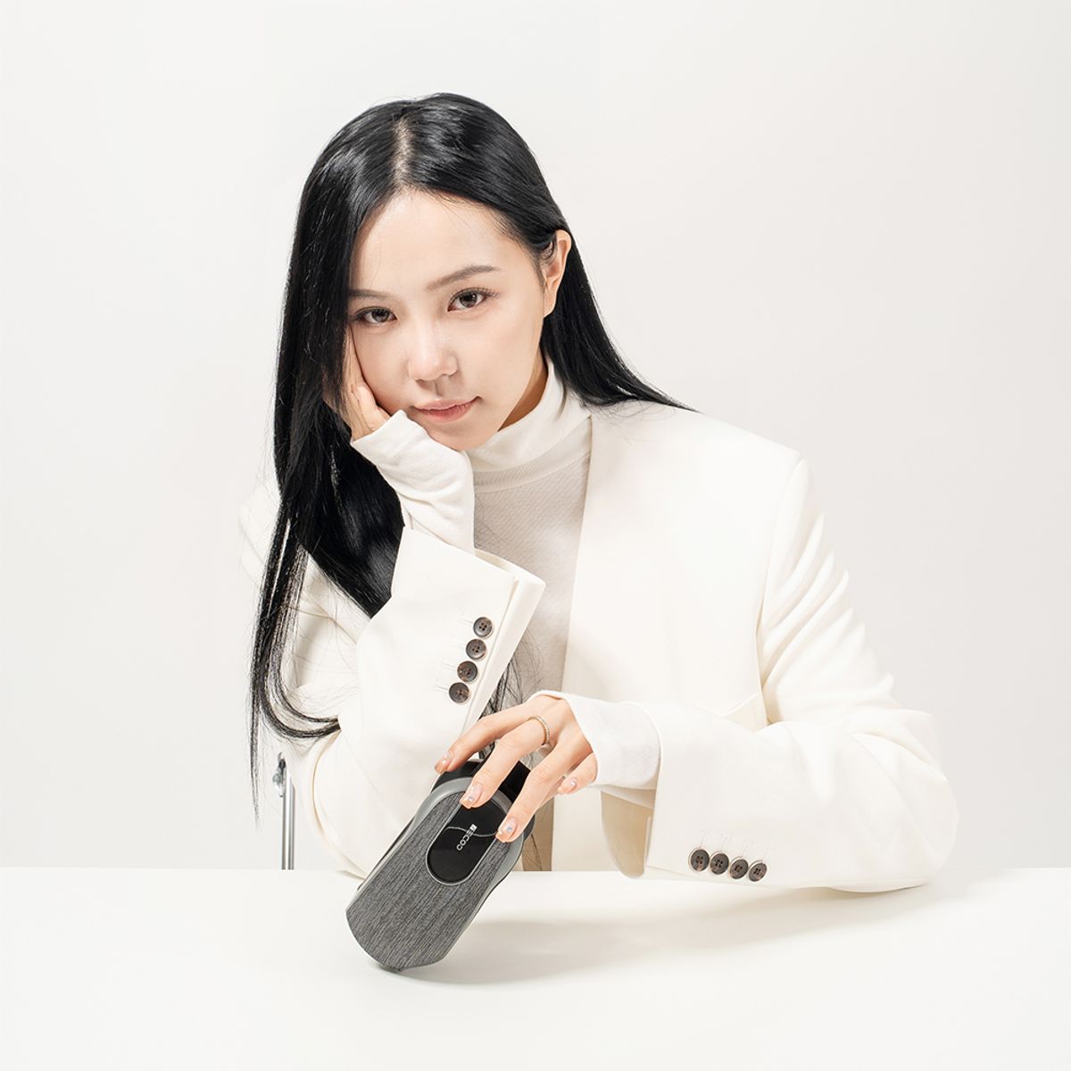 코드나인(CODE9) 휴밍 퓨어아이 온열 눈 마사지기