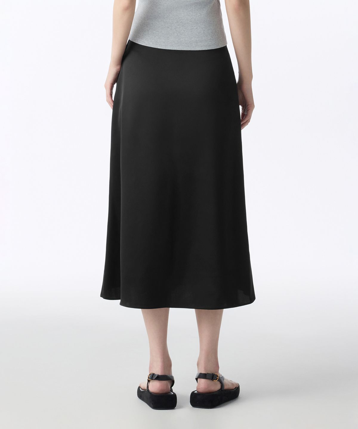 무신사 스탠다드 우먼(MUSINSA STANDARD WOMAN) 우먼즈 새틴 롱 스커트 [블랙]