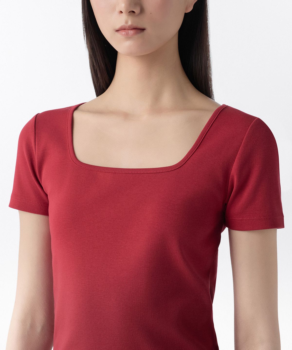 무신사 스탠다드 우먼(MUSINSA STANDARD WOMAN) 우먼즈 슬림 스퀘어 넥 티셔츠 [칠리 레드]
