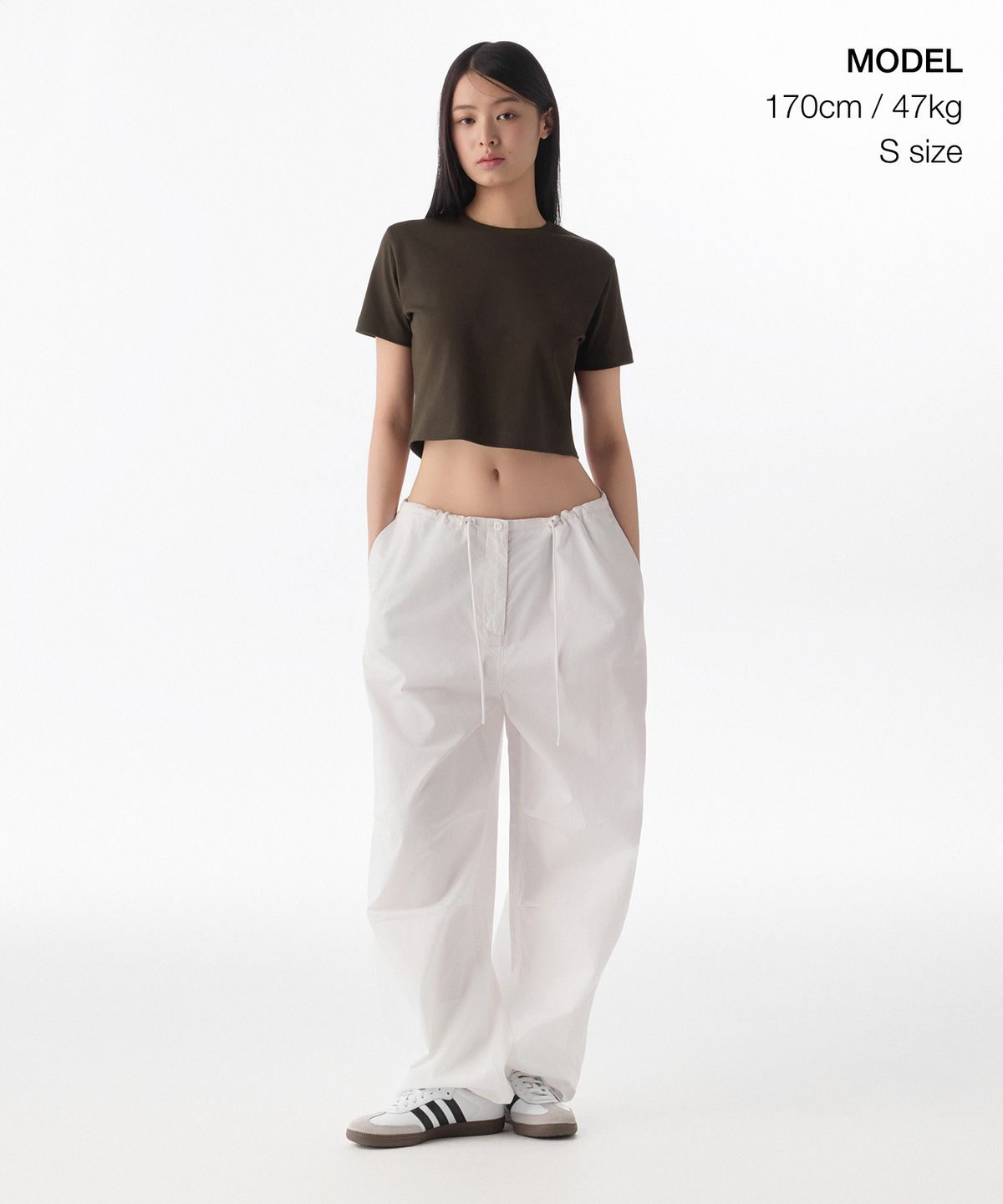 무신사 스탠다드 우먼(MUSINSA STANDARD WOMAN) 우먼즈 크루 넥 크롭 티셔츠 [다크 브라운]