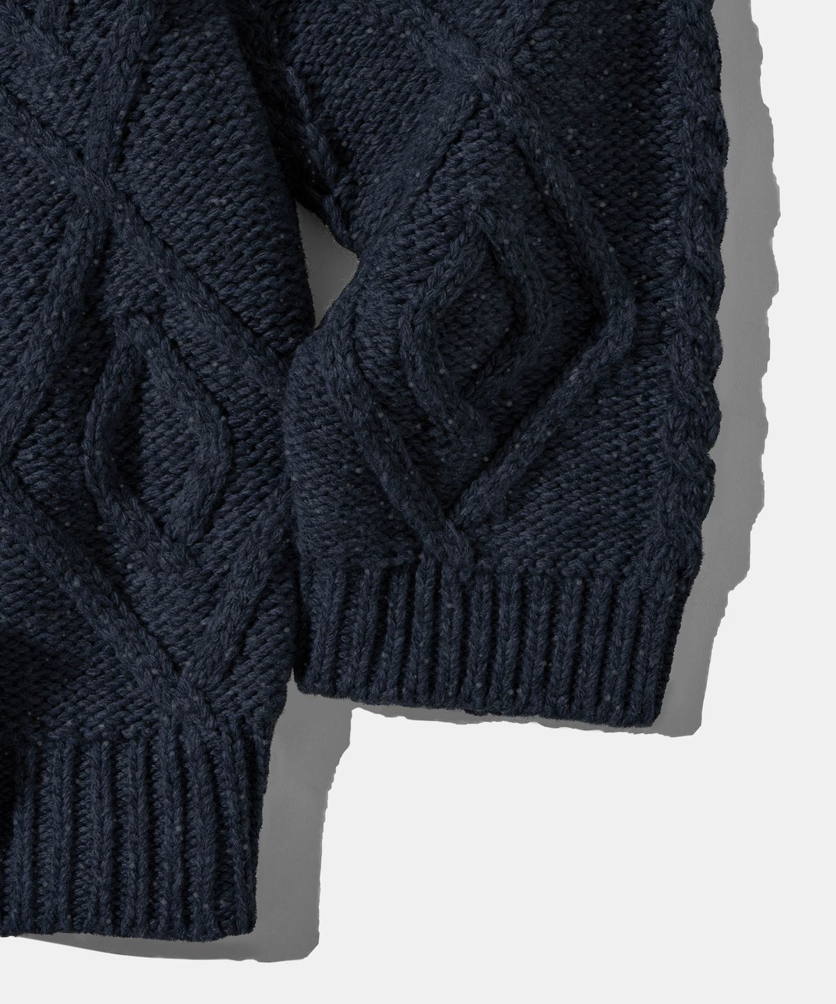 다이아몬드 레이라(DIAMOND LAYLA) Turtleneck Two Buttons Cardigan C8 Dark Navy Melange