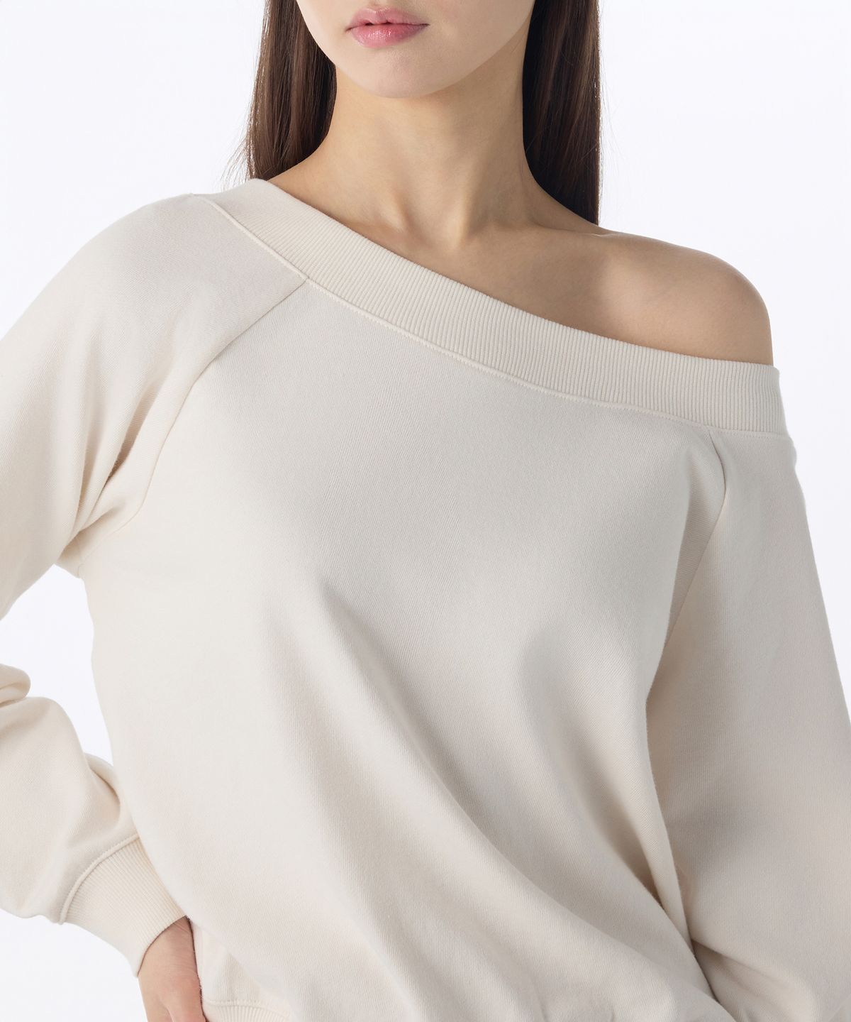 무신사 스탠다드 우먼(MUSINSA STANDARD WOMAN) 우먼즈 오프 숄더 스웨트셔츠 [크림]