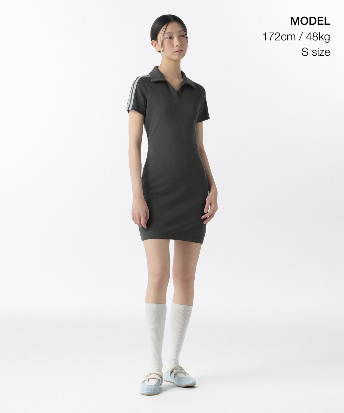 무신사 스탠다드 우먼(MUSINSA STANDARD WOMAN) 우먼즈 슬릿 넥 레이스 트림 폴로 원피스 [다크 그레이/스카이 블루]