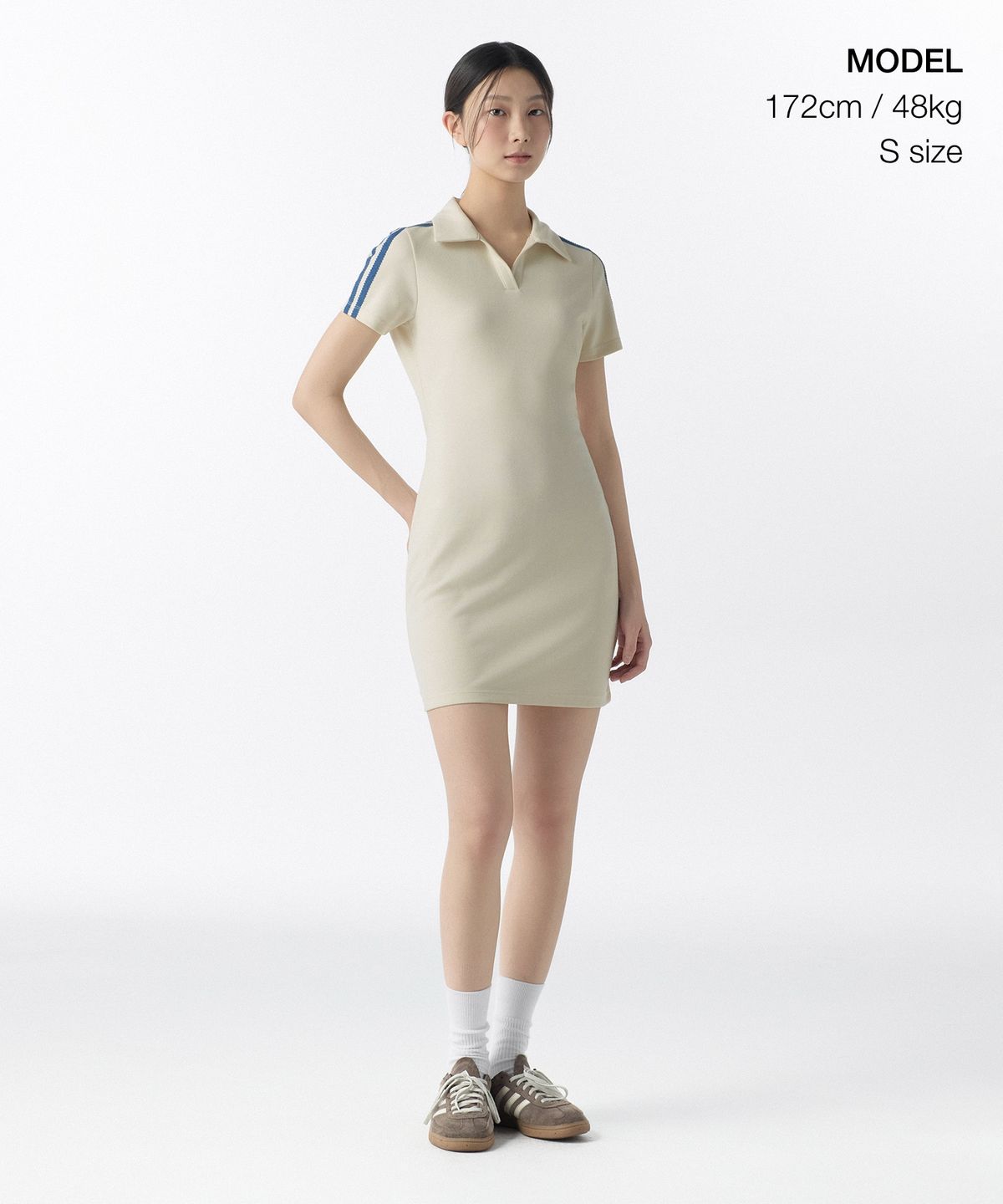 무신사 스탠다드 우먼(MUSINSA STANDARD WOMAN) 우먼즈 슬릿 넥 레이스 트림 폴로 원피스 [크림/블루]