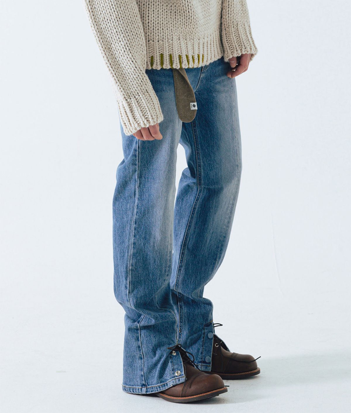 에씰미(ESEELMI) ESEELMI SLIT DENIM PANTS