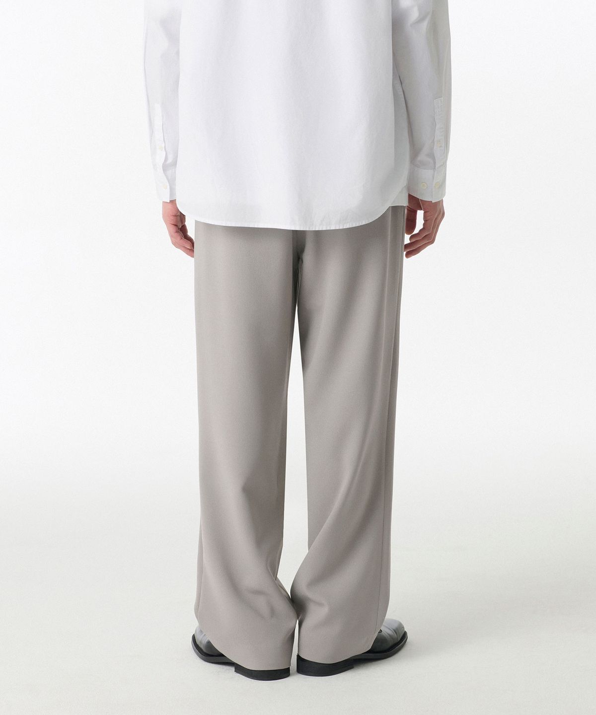 무신사 스탠다드(MUSINSA STANDARD) 크레이프 원 턱 와이드 밴딩 팬츠 [라이트 웜 그레이]