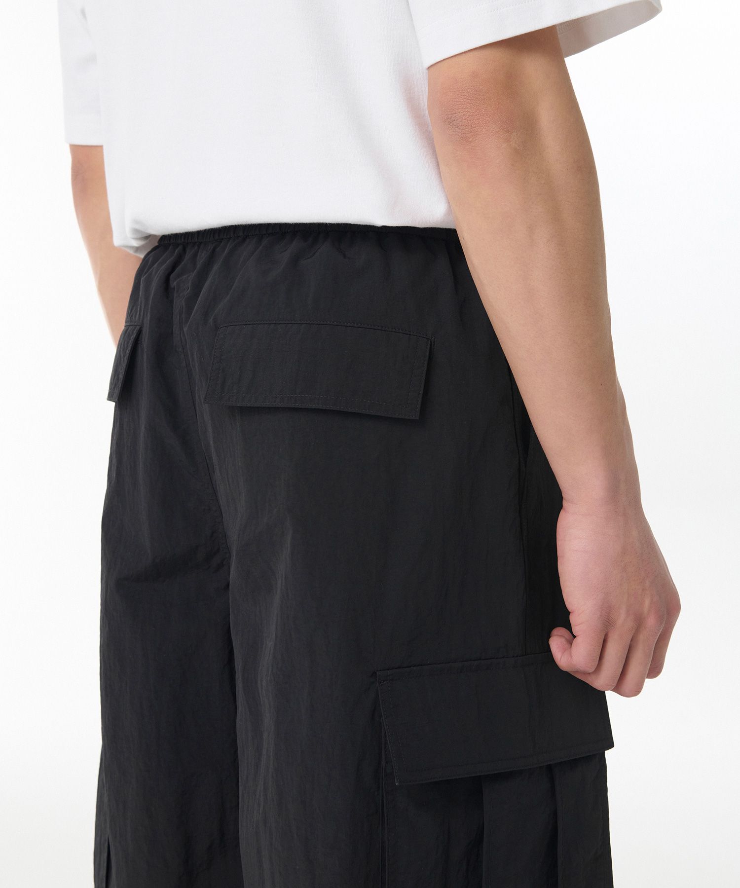 ★MUSINSA STANDARD★ Nylon Cargo Banding Bermuda Pants Black MUSINSA | MUSINSA STANDARD Nylon Cargo Banding Bermuda Pants