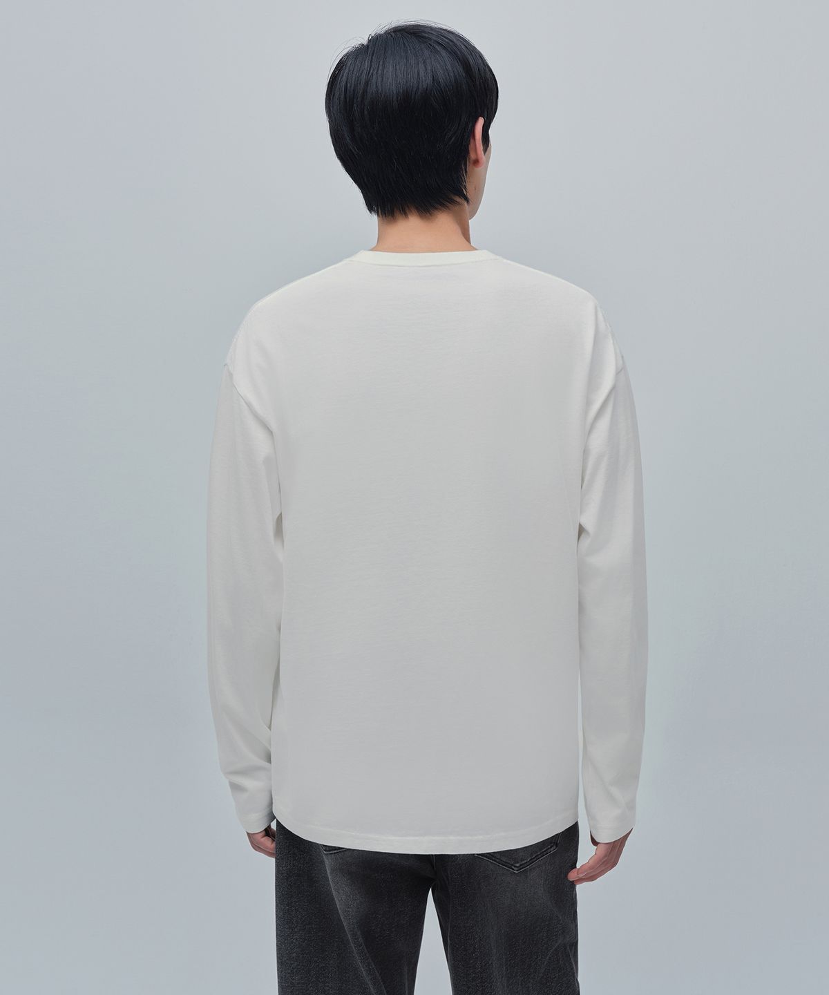 무신사 스탠다드(MUSINSA STANDARD) 피그먼트 릴렉스드 크루 넥 긴소매 티셔츠 [오프 화이트]