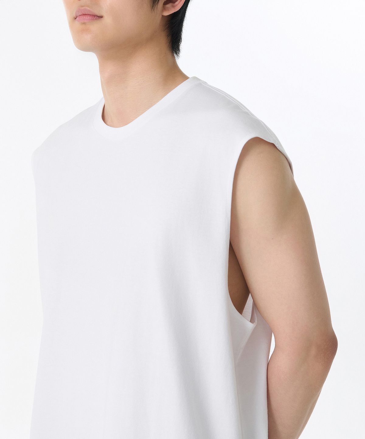 무신사 스탠다드(MUSINSA STANDARD) 오버사이즈 슬리브리스 탑 [화이트]