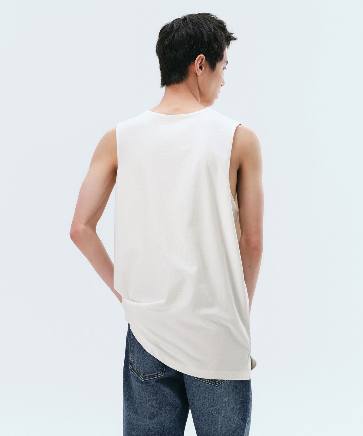 무신사 스탠다드(MUSINSA STANDARD) 레이어드 스쿱 넥 슬리브리스 탑 [크림]