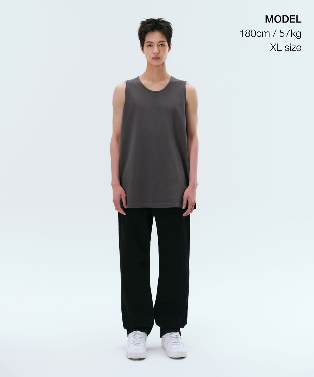 무신사 스탠다드(MUSINSA STANDARD) 레이어드 스쿱 넥 슬리브리스 탑 [다크 그레이]