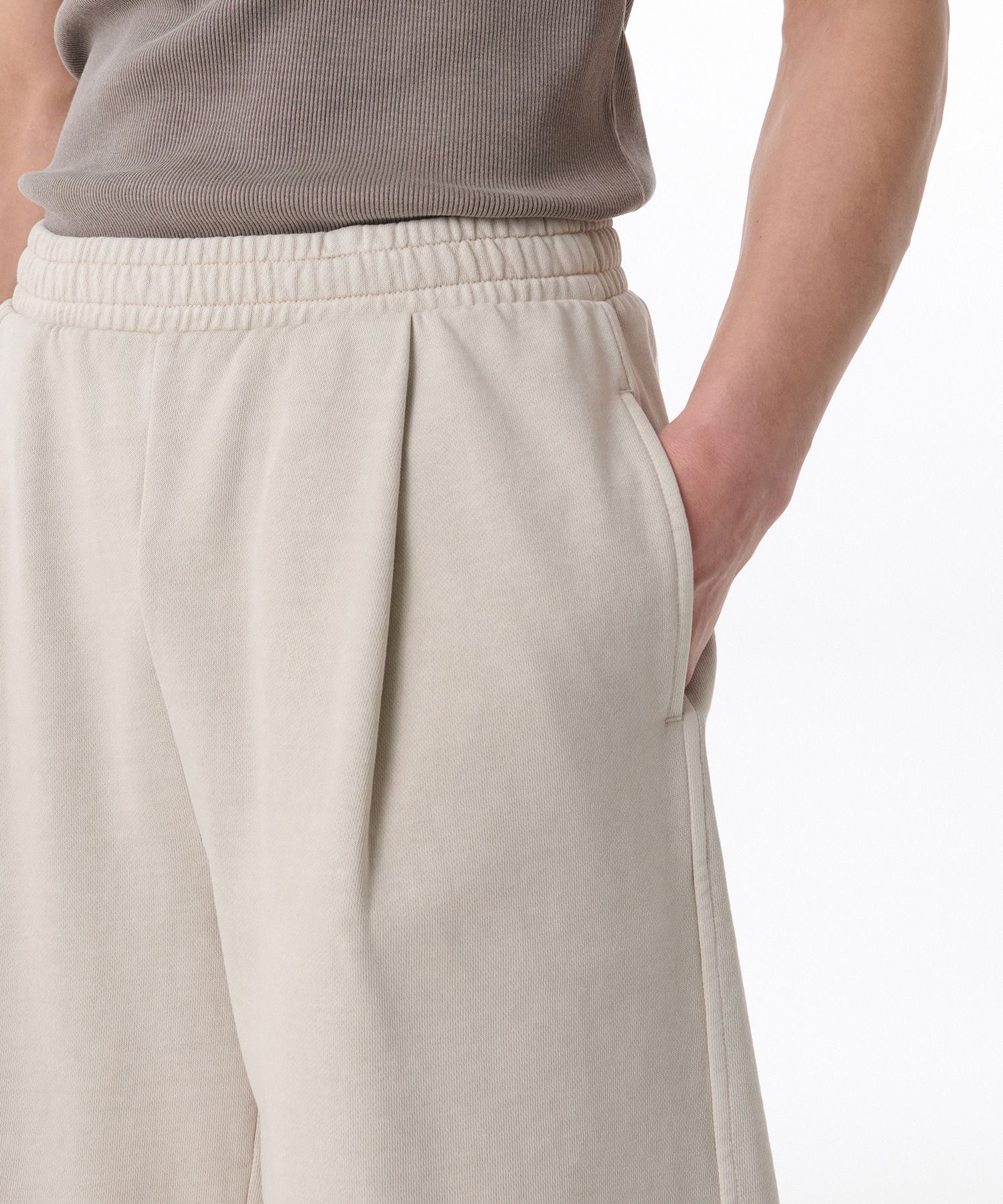 ★MUSINSA STANDARD★ Pigment One Tuck Bermuda Sweatpants Gre MUSINSA | MUSINSA STANDARD Pigment One Tuck Bermuda