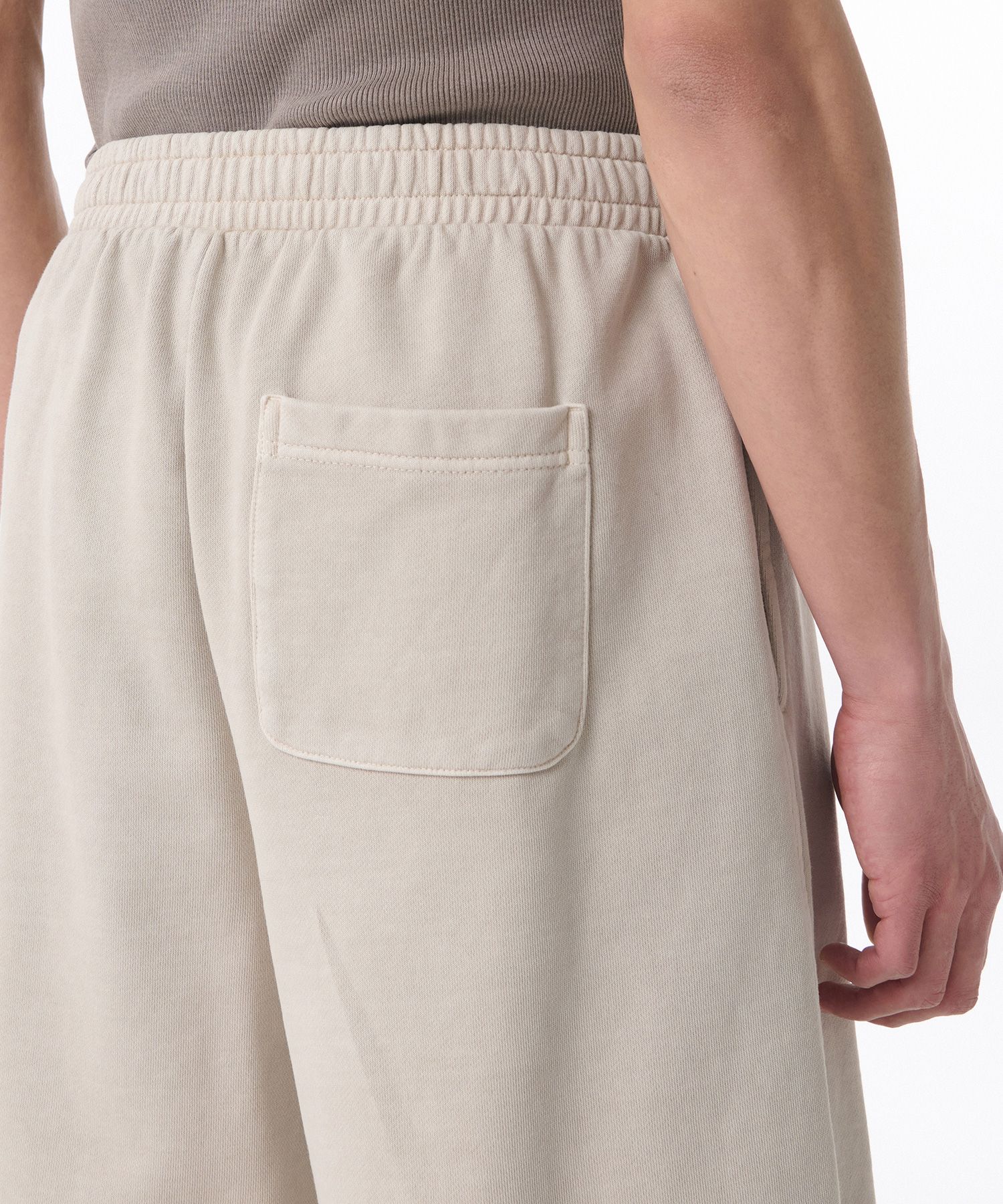 ★MUSINSA STANDARD★ Pigment One Tuck Bermuda Sweatpants Cre MUSINSA | MUSINSA STANDARD Pigment One Tuck Bermuda