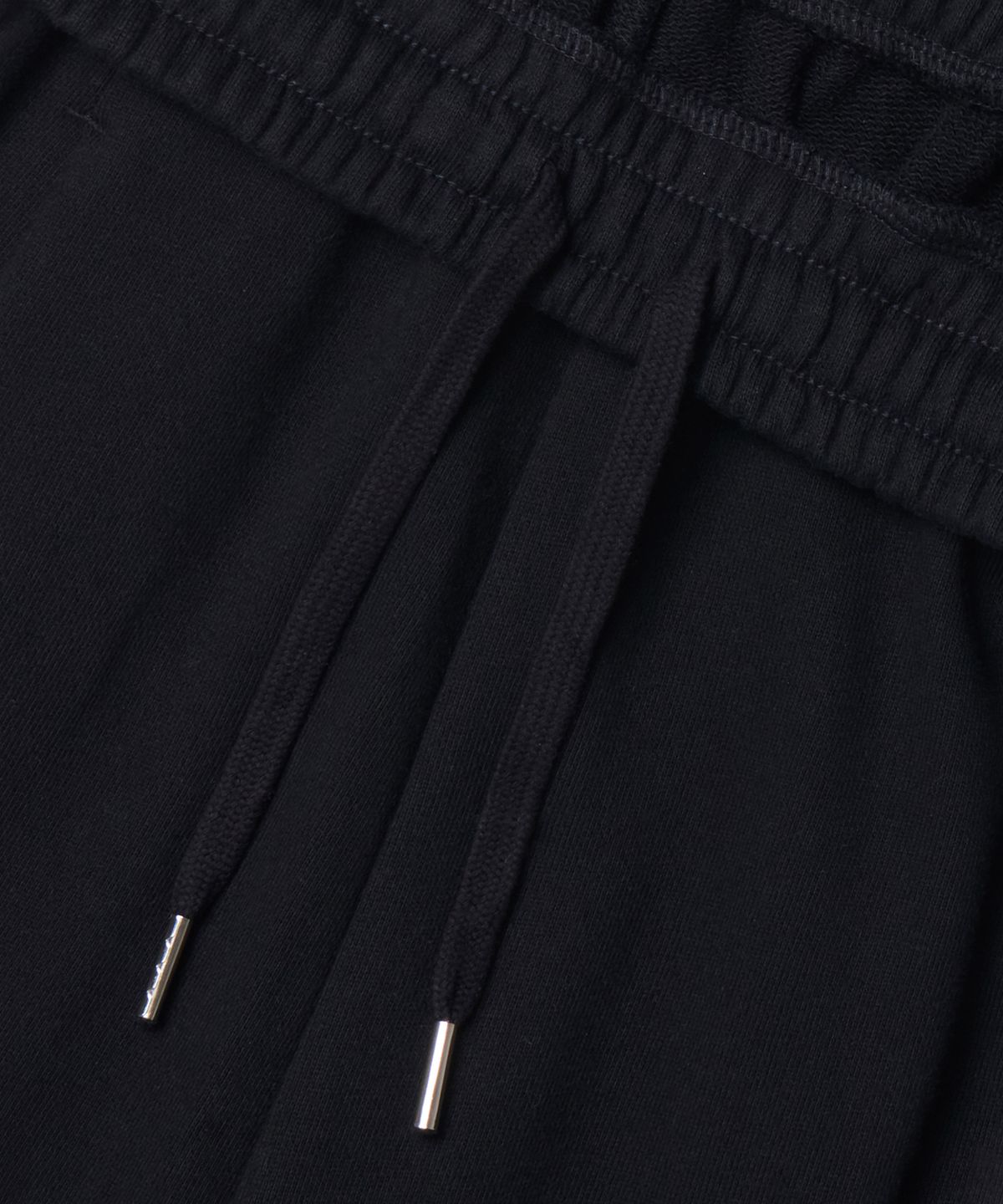 무신사 스탠다드(MUSINSA STANDARD) 원 턱 롱 버뮤다 스웨트 팬츠 [블랙]