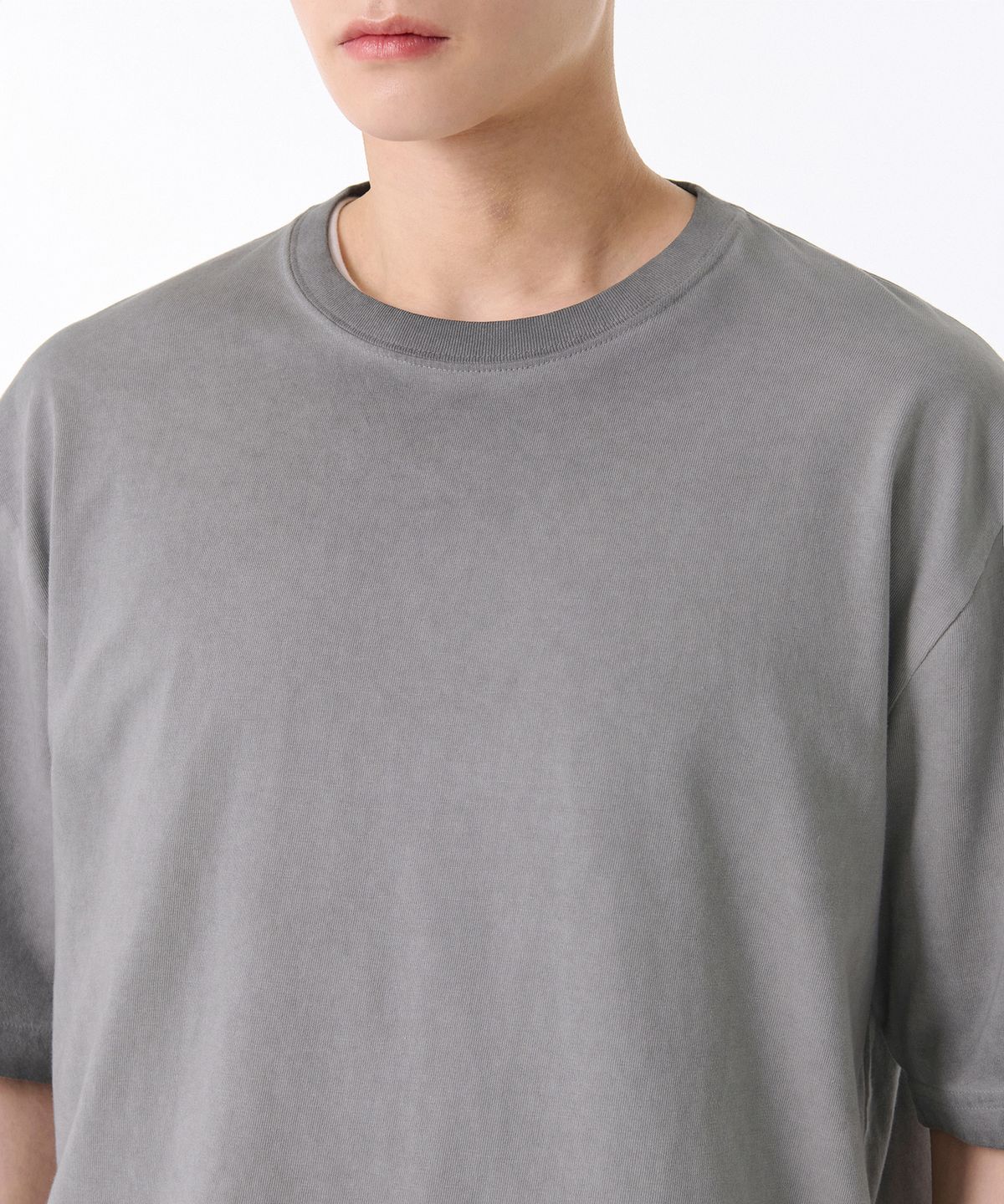 무신사 스탠다드(MUSINSA STANDARD) 루나 다잉 릴렉스드 크루 넥 티셔츠 [라이트 그레이]