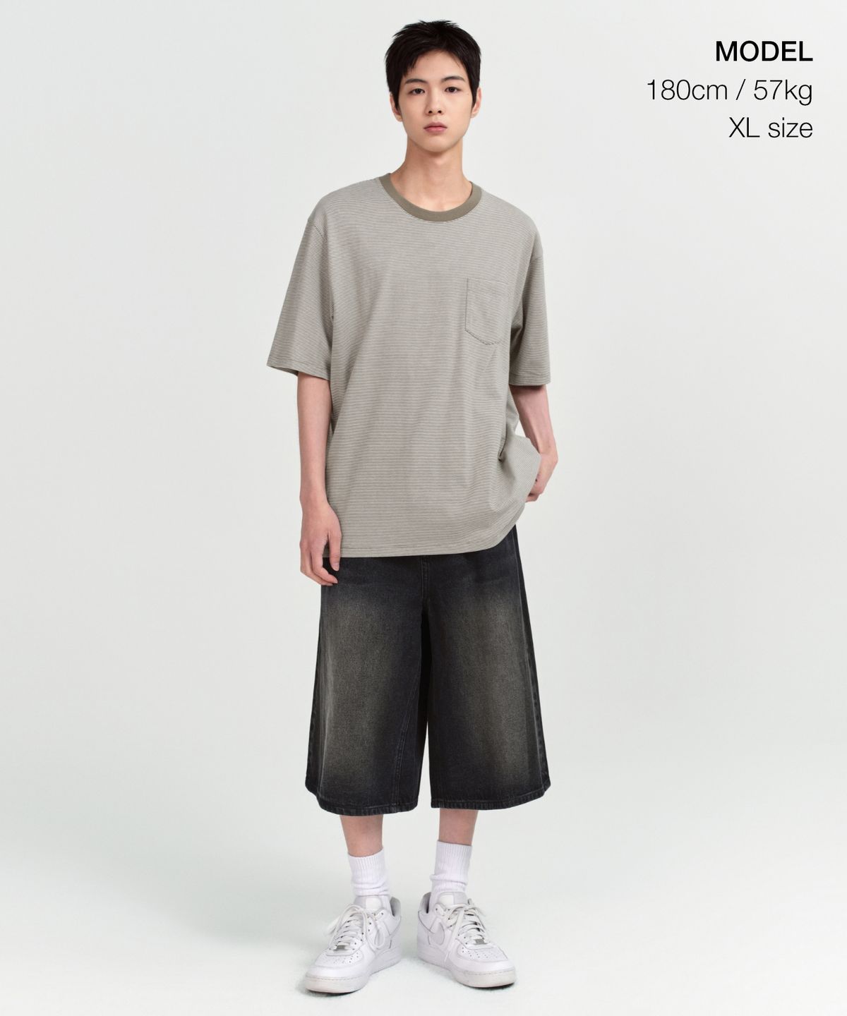 무신사 스탠다드(MUSINSA STANDARD) 마이크로 스트라이프 릴렉스드 포켓 티셔츠 [올리브/아이보리]