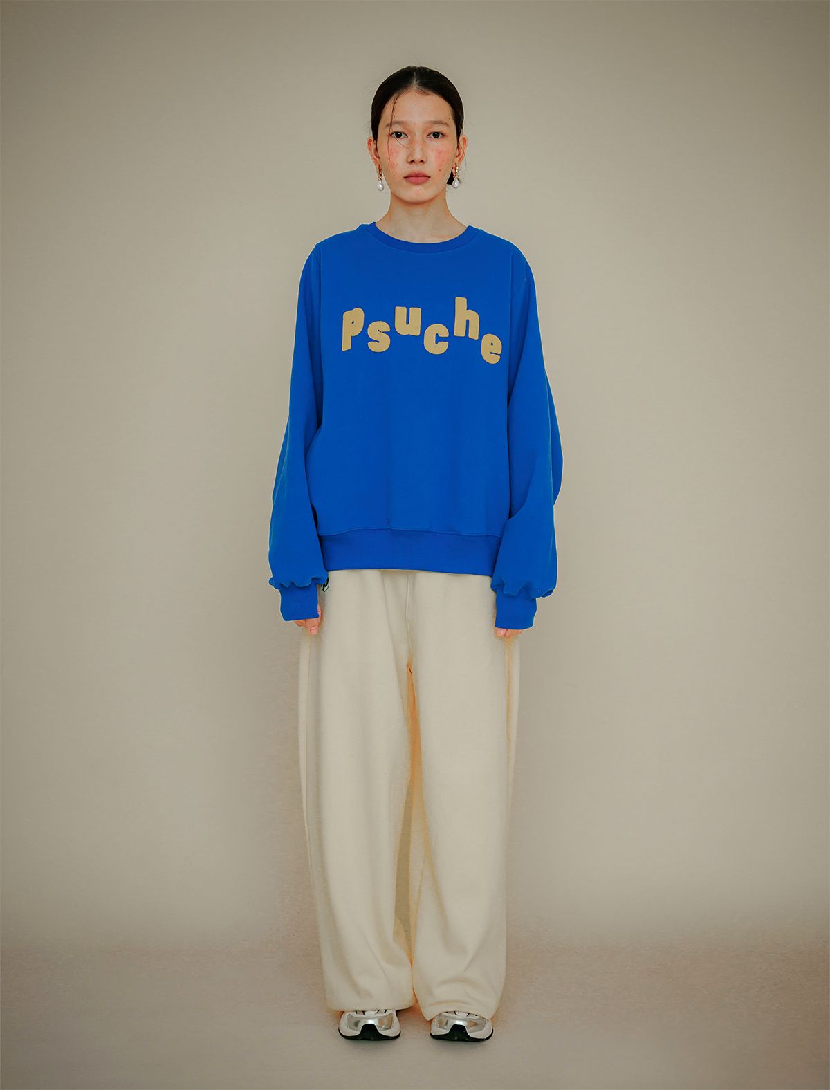 프쉬케(PSUCHE) LOGO OVERFIT SWEATSHIRT_SEA BLUE