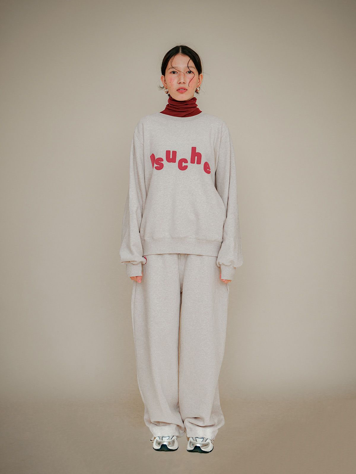 프쉬케(PSUCHE) LOGO OVERFIT SWEATSHIRT_MELANGE CREAM