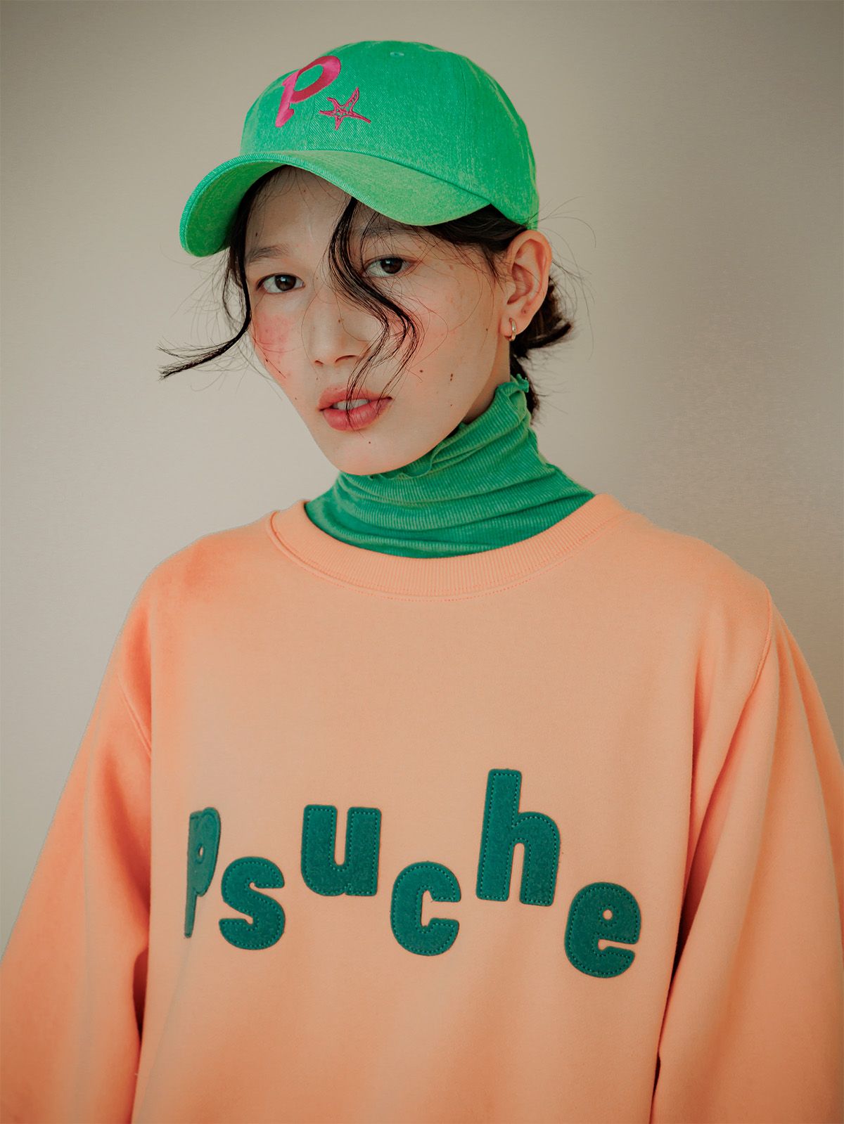 프쉬케(PSUCHE) LOGO OVERFIT SWEATSHIRT_PASTEL ORANGE