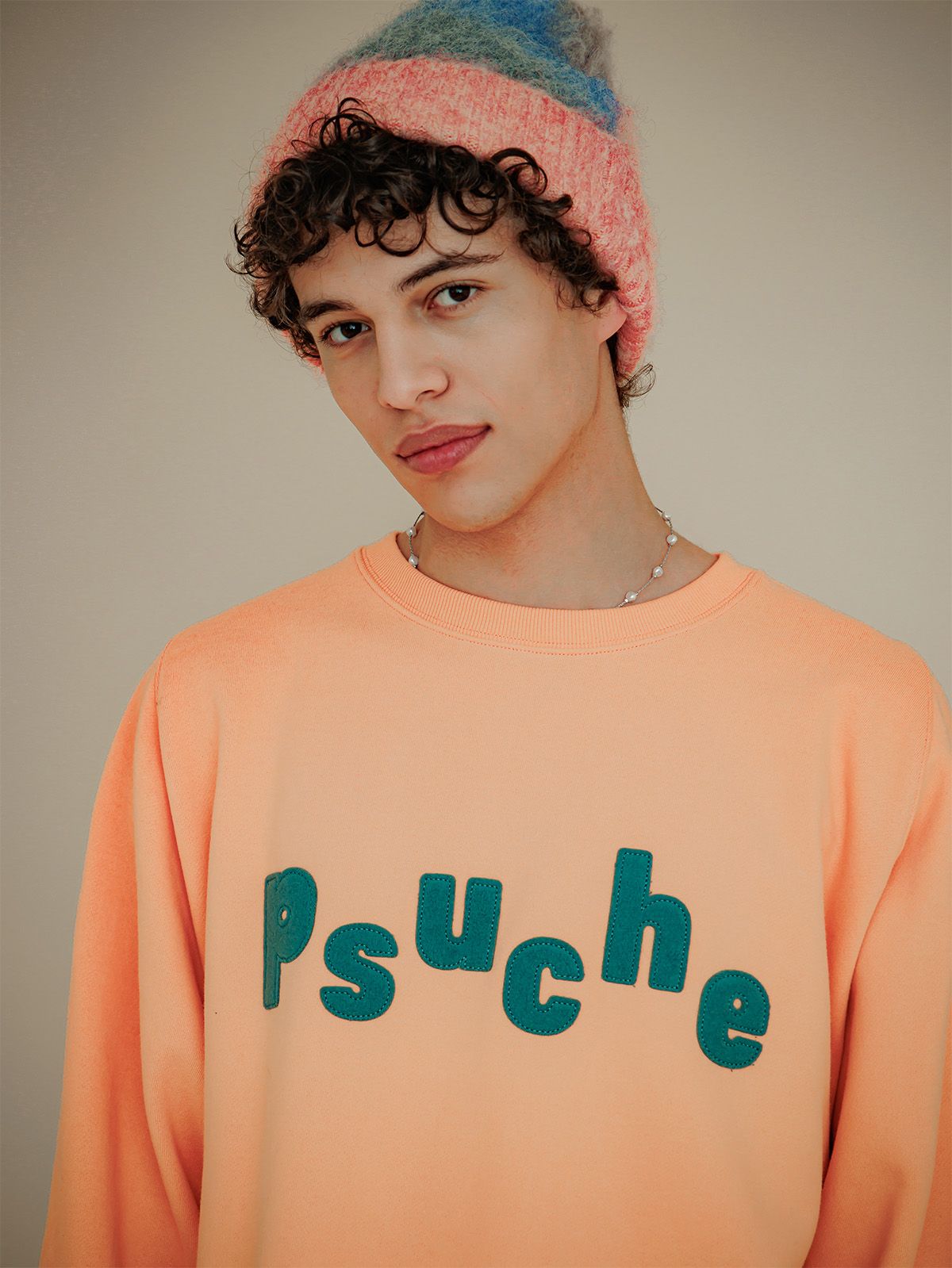 프쉬케(PSUCHE) LOGO OVERFIT SWEATSHIRT_PASTEL ORANGE
