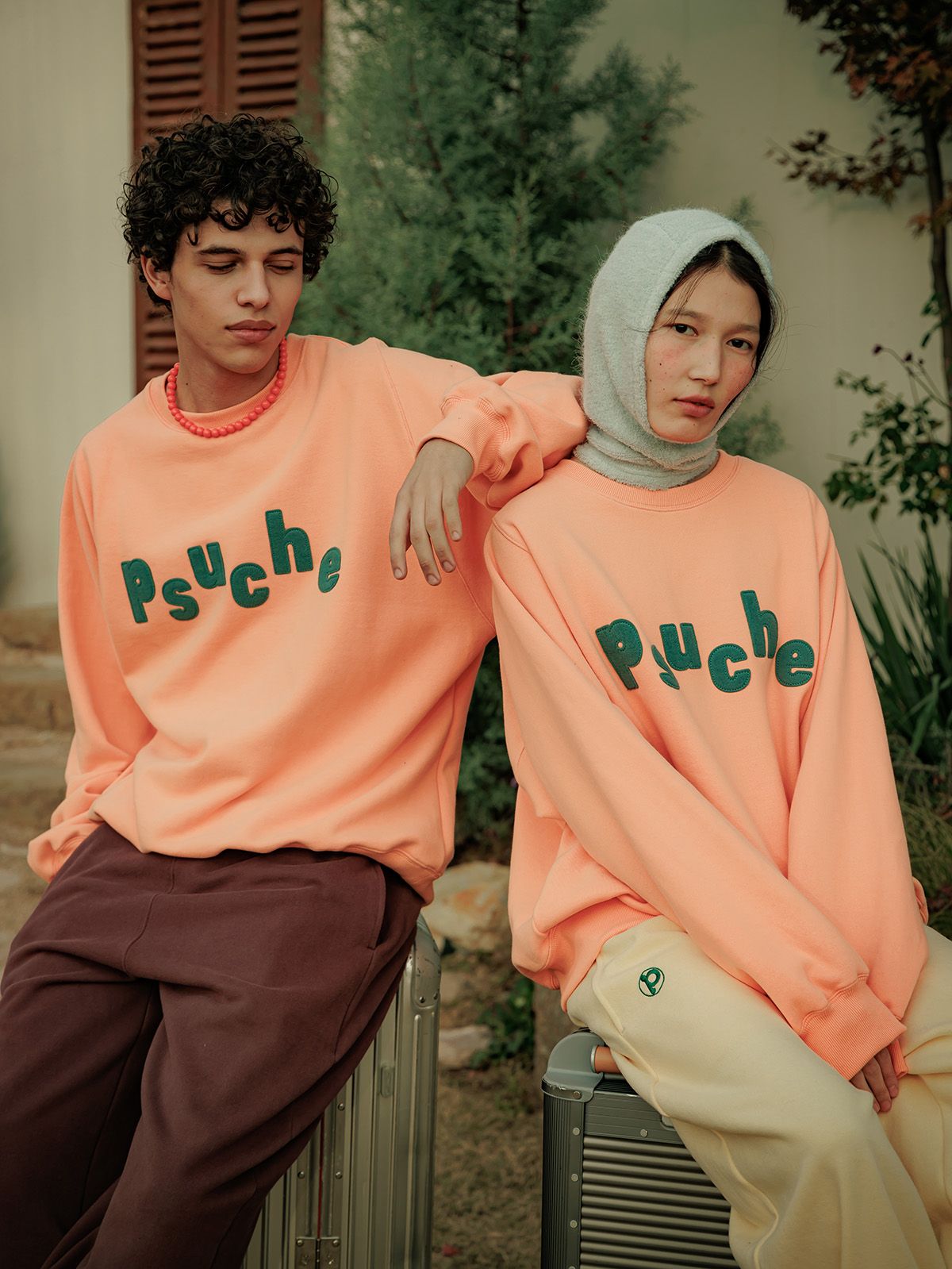 프쉬케(PSUCHE) LOGO OVERFIT SWEATSHIRT_PASTEL ORANGE