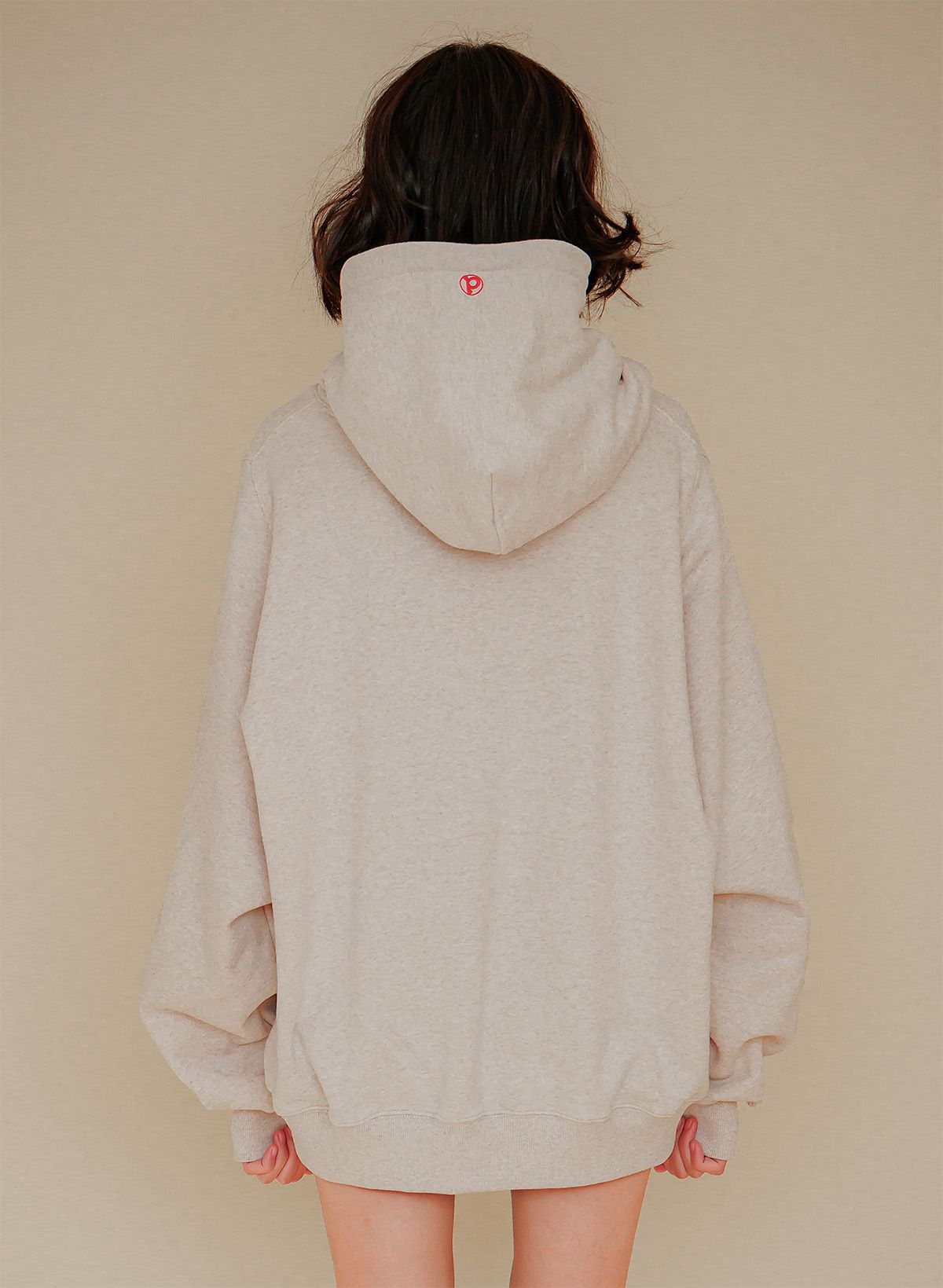 프쉬케(PSUCHE) LOGO OVERFIT HODDIE_MELANGE CREAM