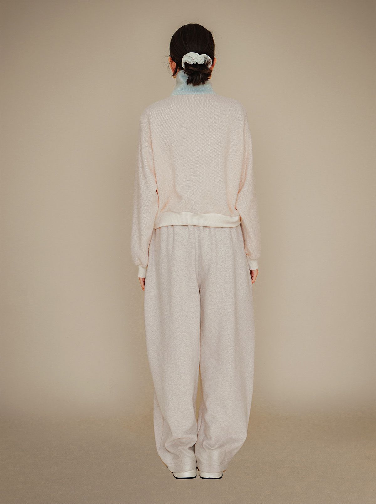 프쉬케(PSUCHE) 2WAY OVERFIT SWEATPANTS_MELANGE CREAM