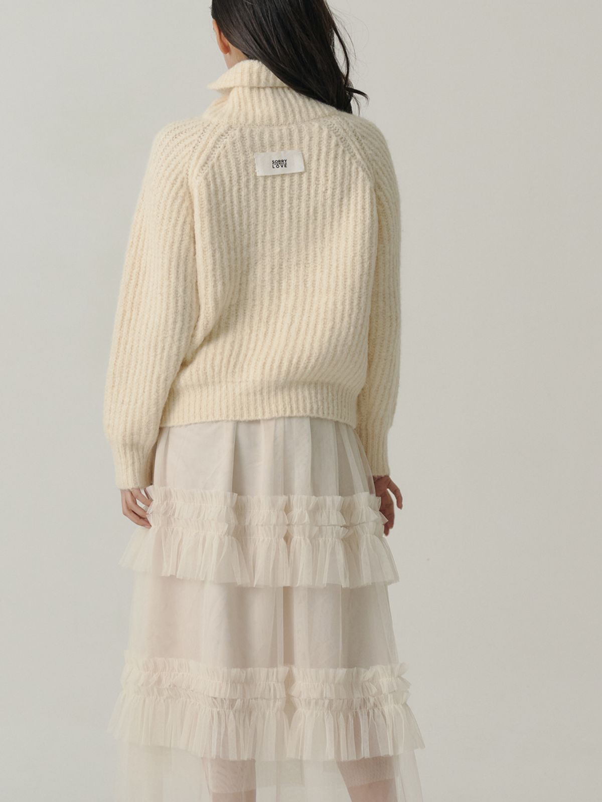 쏘리, 투 머치 러브(SORRY, TOO MUCH LOVE) Raglan Half Jip-up Wool Knit_Cream
