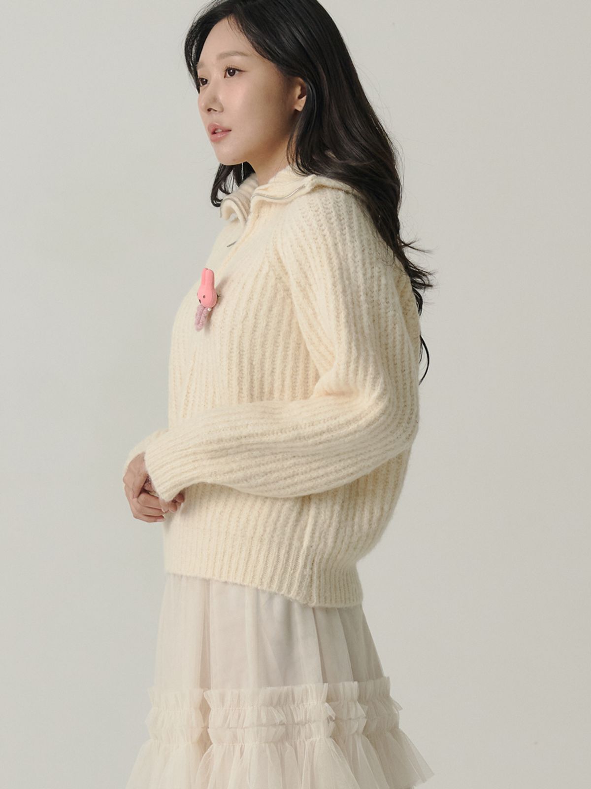 쏘리, 투 머치 러브(SORRY, TOO MUCH LOVE) Raglan Half Jip-up Wool Knit_Cream