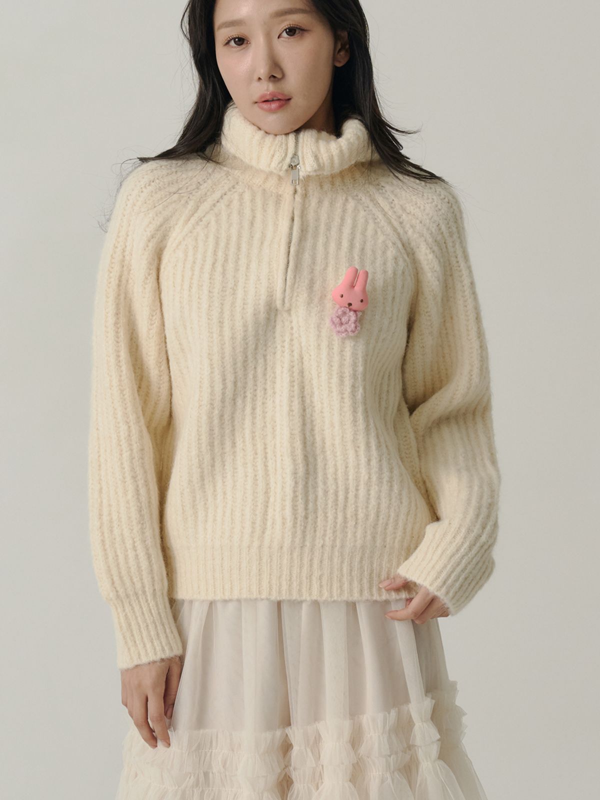 쏘리, 투 머치 러브(SORRY, TOO MUCH LOVE) Raglan Half Jip-up Wool Knit_Cream