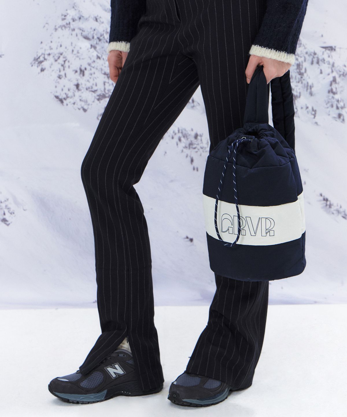 그로브(GROVE) VIENTO BUCKET BAG (2COLOR)