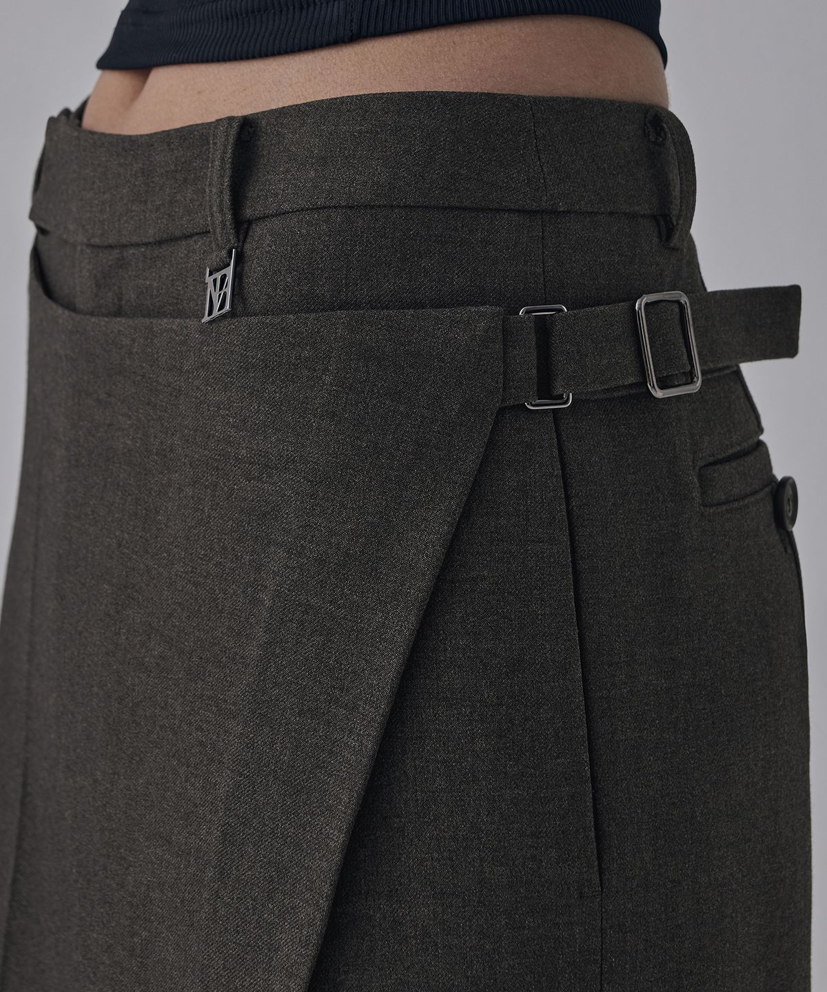 트리밍버드(TREEMINGBIRD) Side Buckle Wrap Skirt Pants [ Brown ]