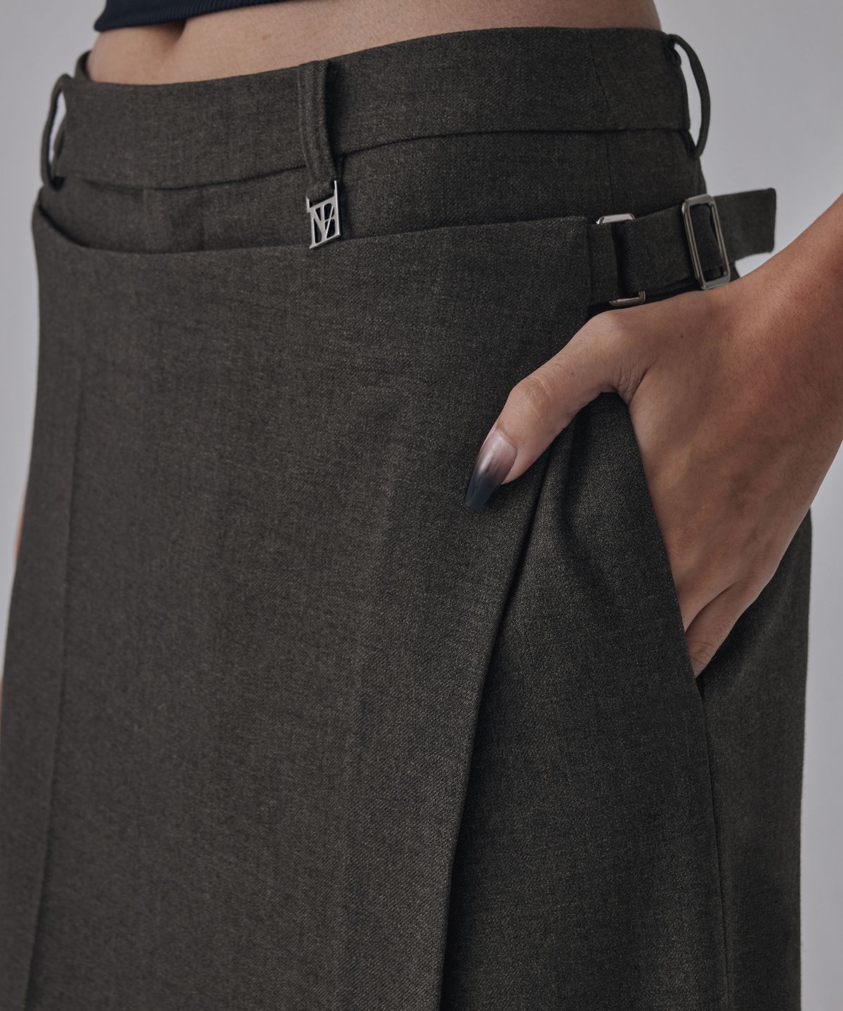 트리밍버드(TREEMINGBIRD) Side Buckle Wrap Skirt Pants [ Brown ]