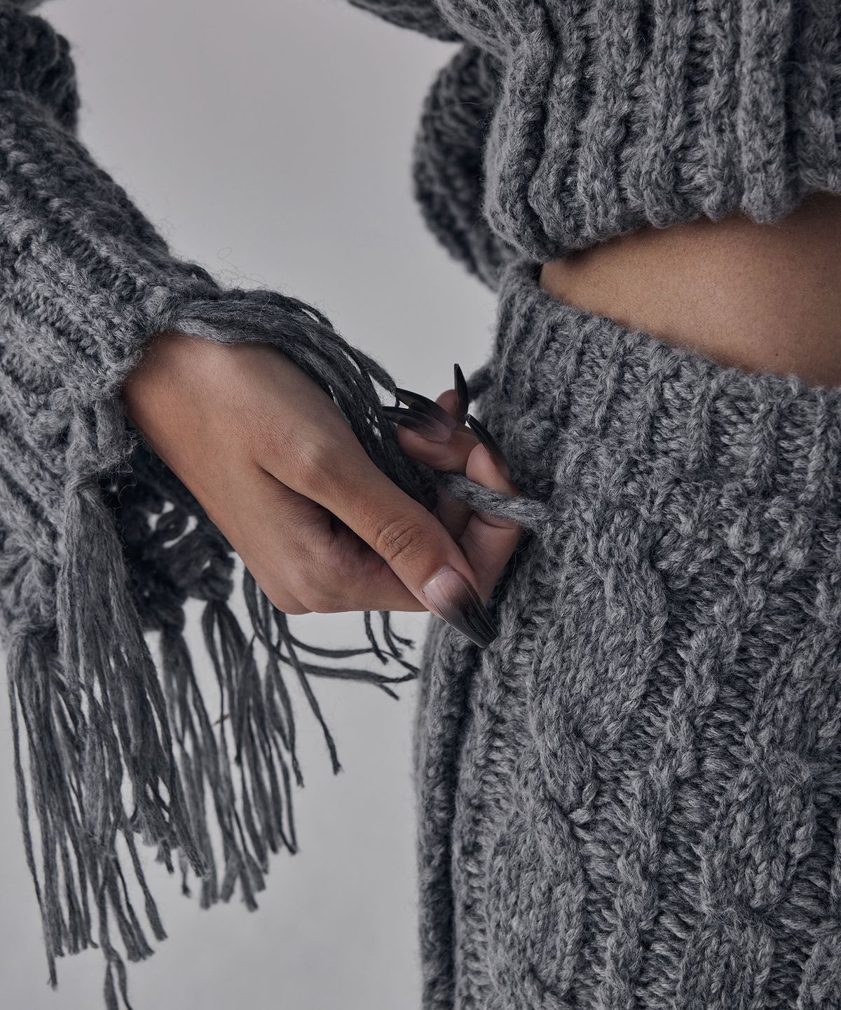 트리밍버드(TREEMINGBIRD) Wool Damage Tassel Knit Set-Up Layered Wrap [ Gray ]