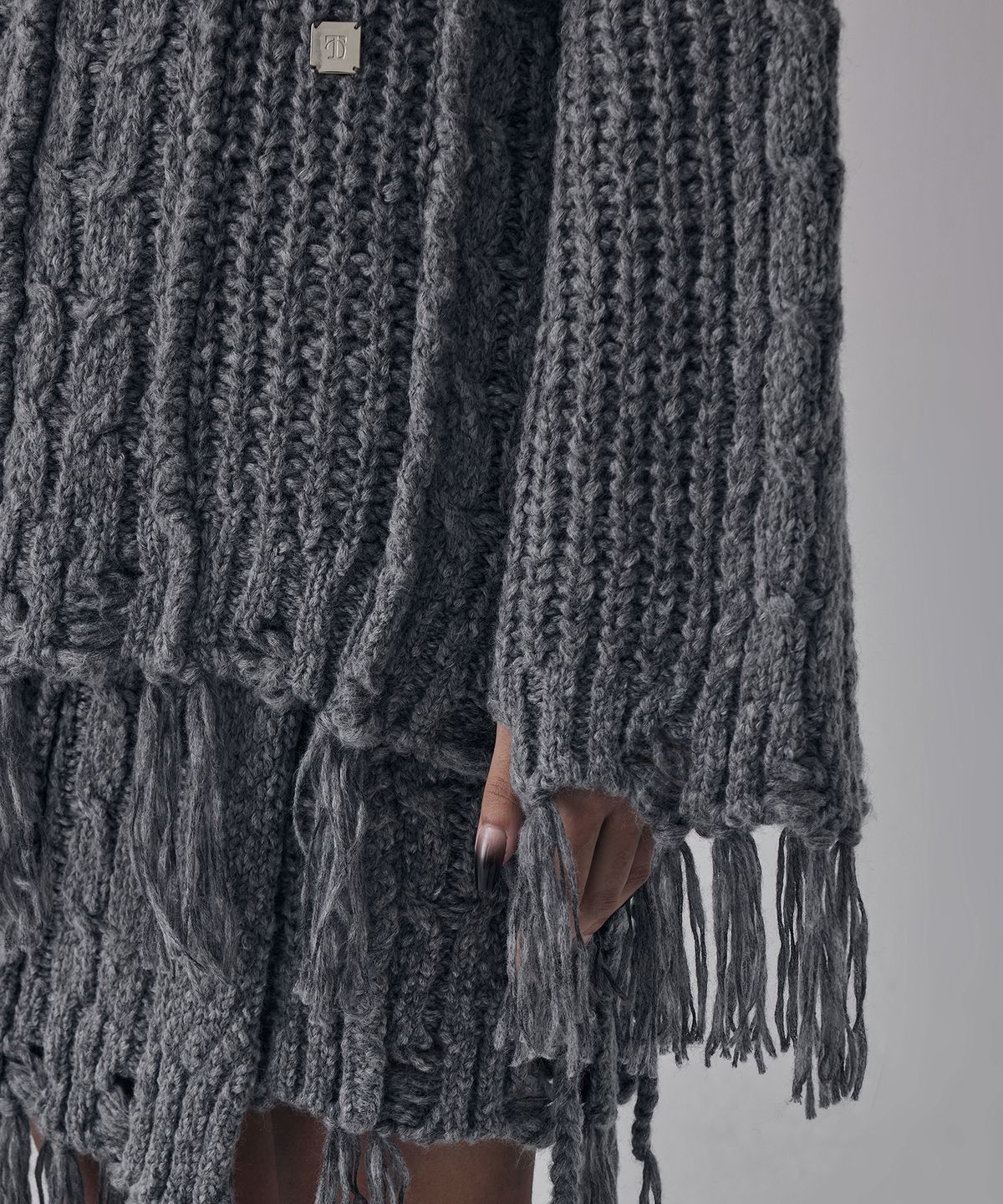 트리밍버드(TREEMINGBIRD) Wool Damage Tassel Knit Set-Up Pullover [ Gray ]